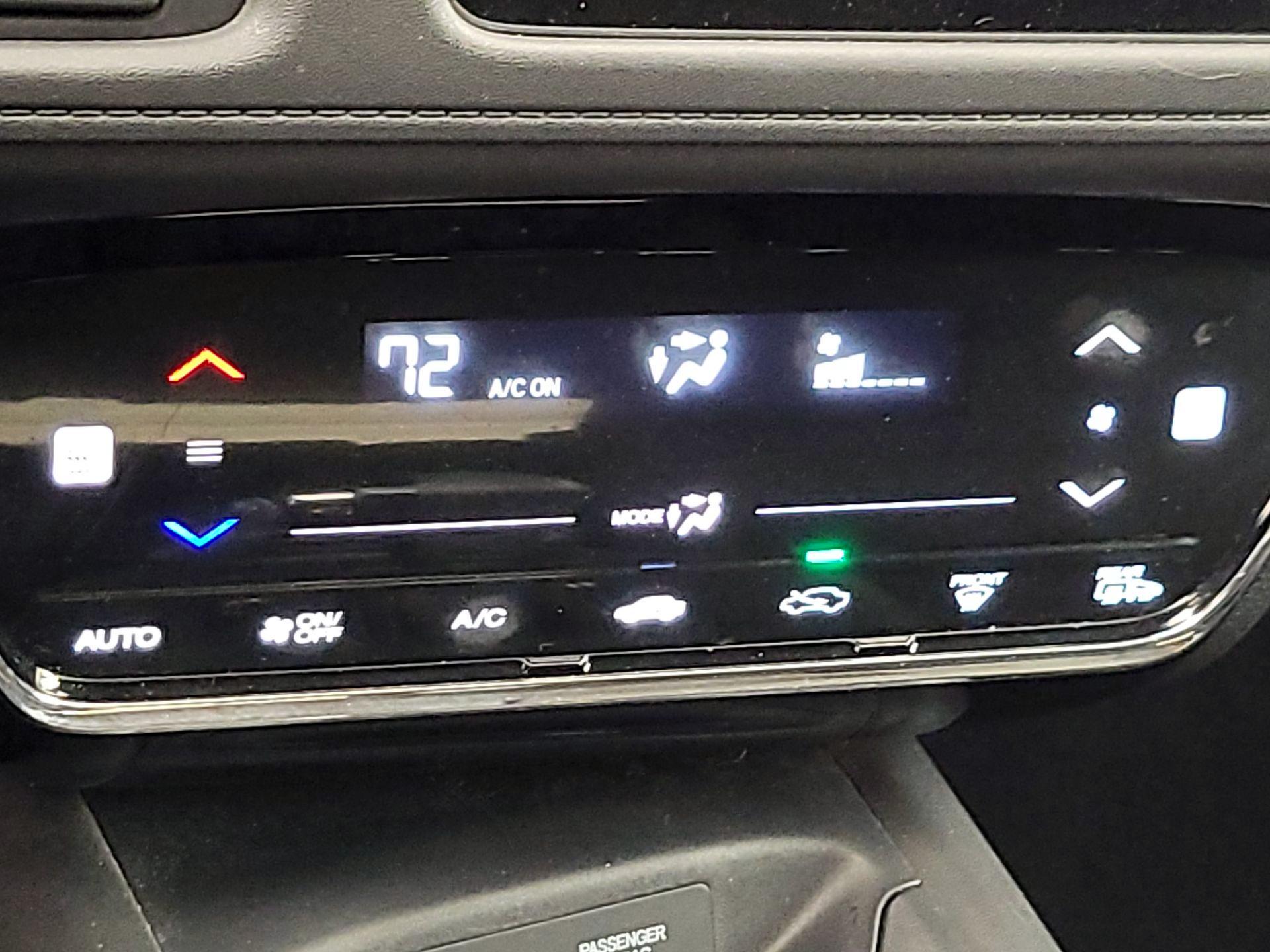 Thumbnail: 2016 Honda HR-V - 16