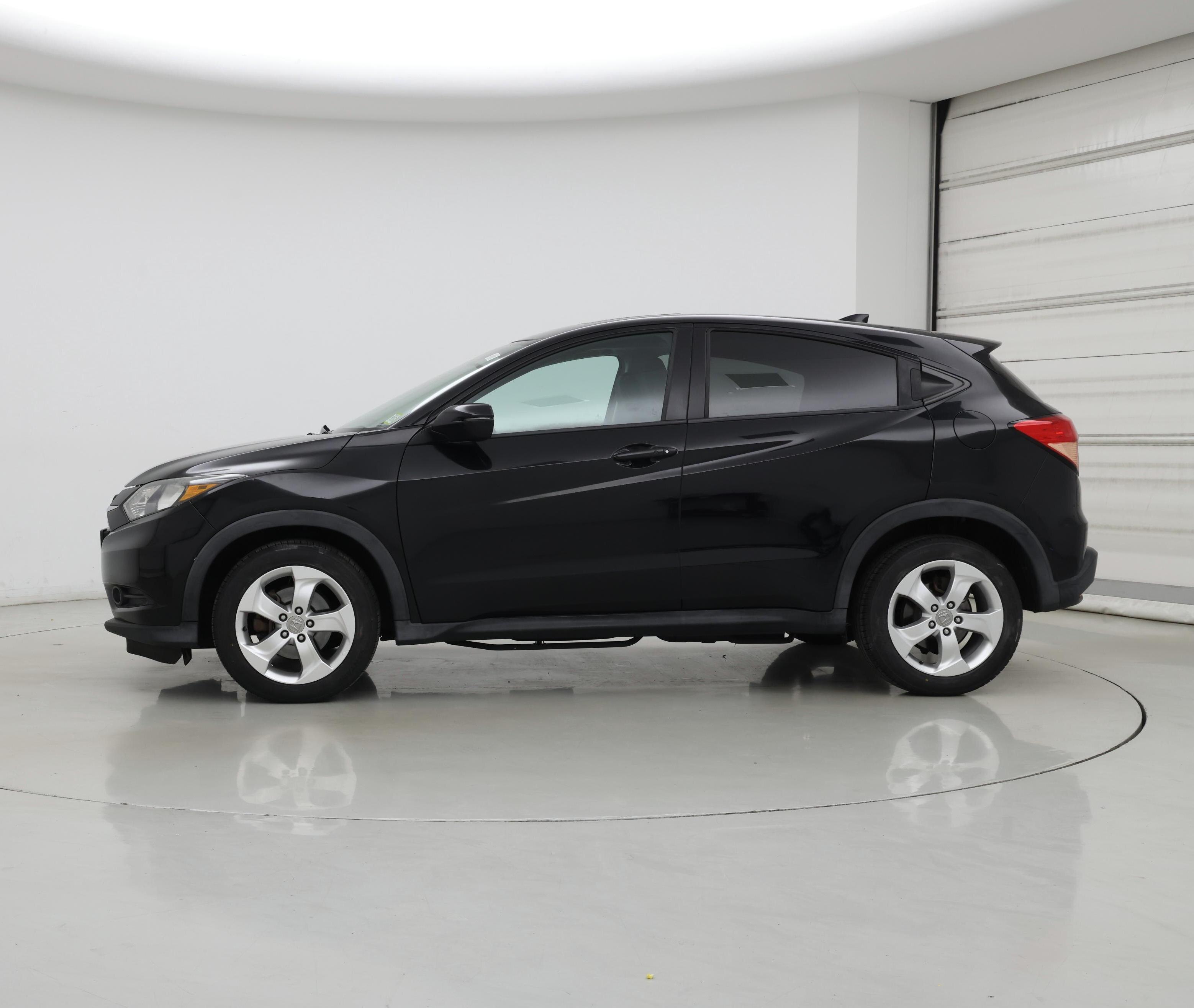 Thumbnail: 2016 Honda HR-V - 3