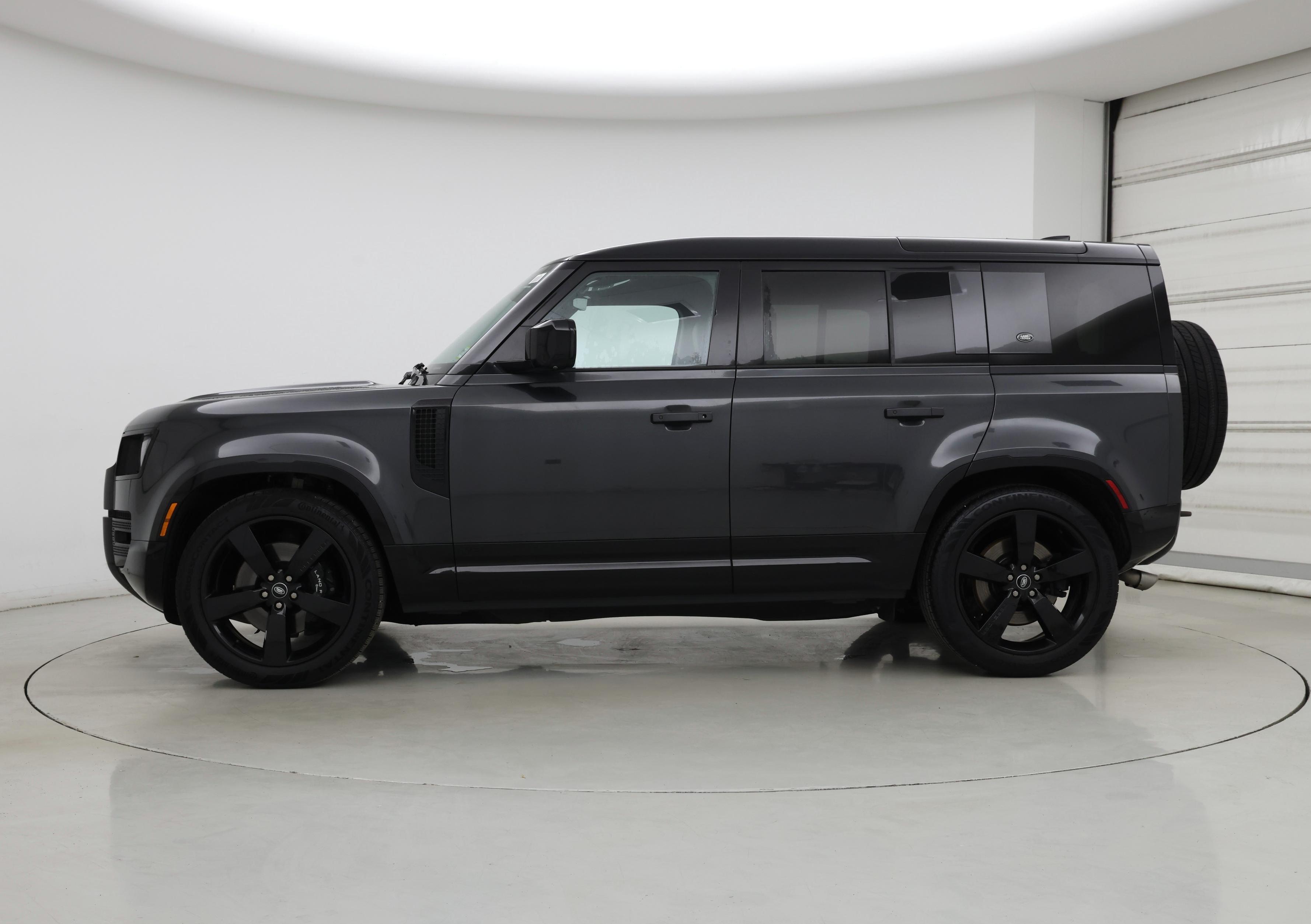 Thumbnail: 2023 Land Rover Defender - 3