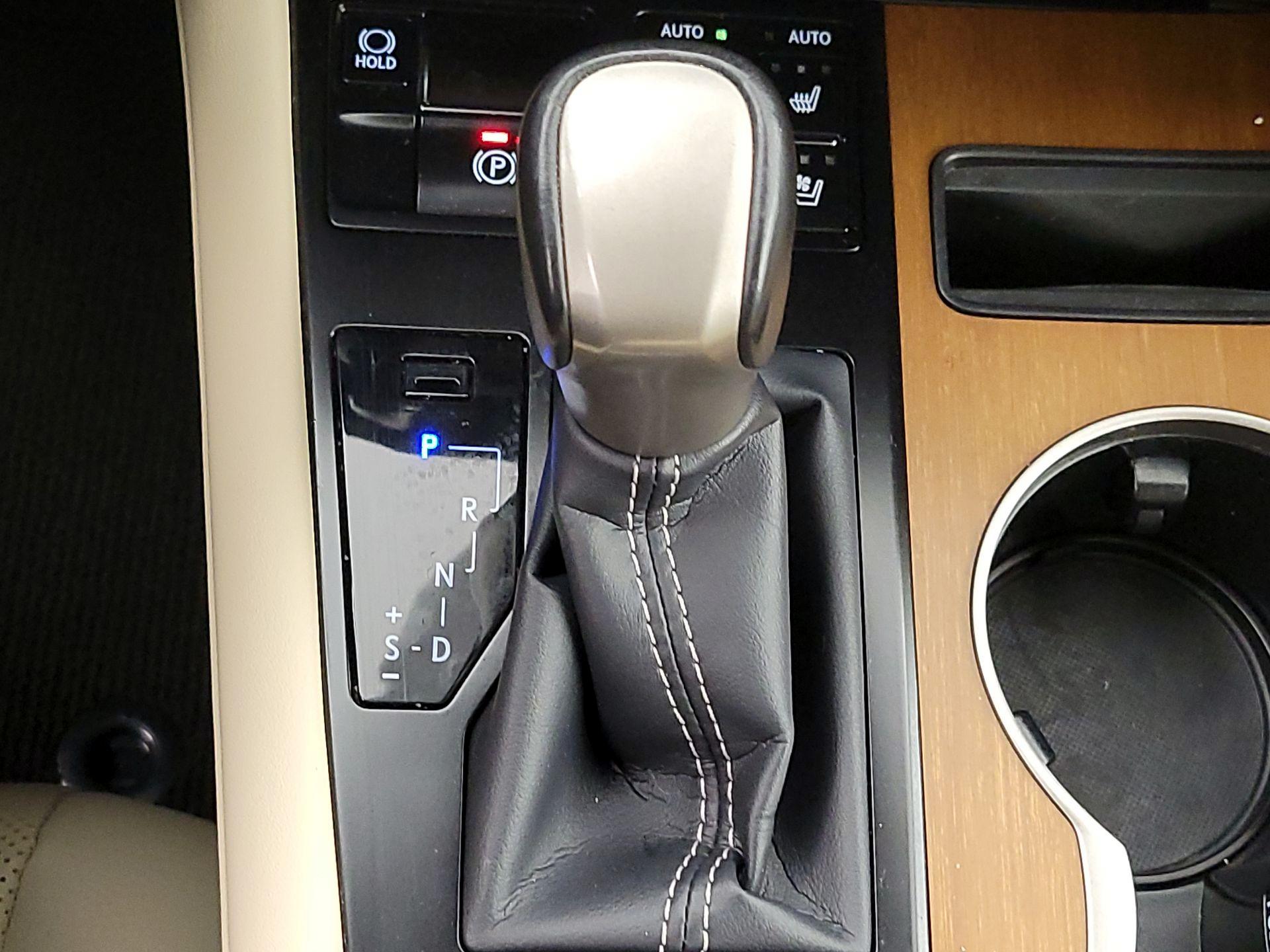 Thumbnail: 2021 Lexus RX - 18