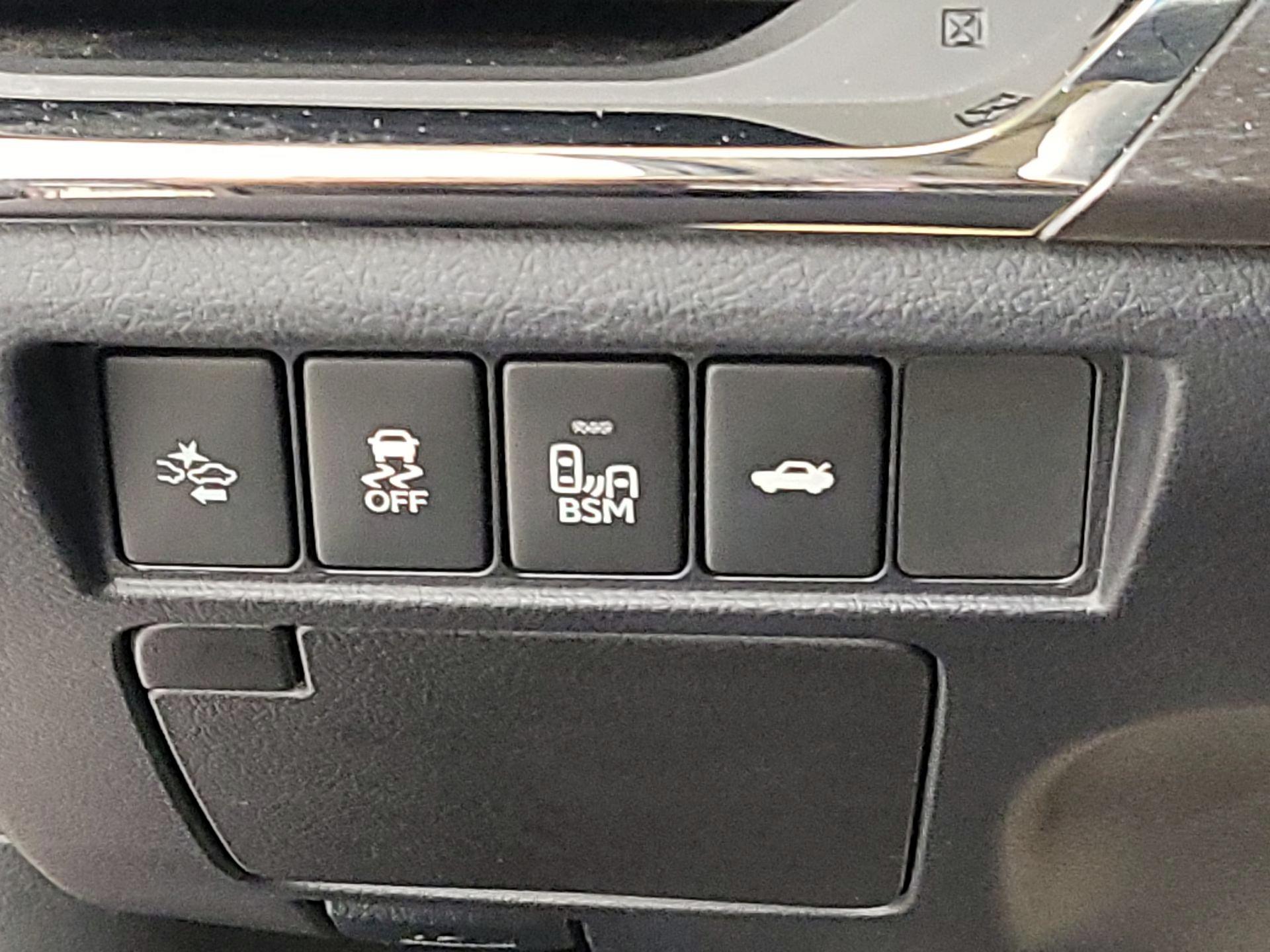 Thumbnail: 2018 Toyota Avalon - 13