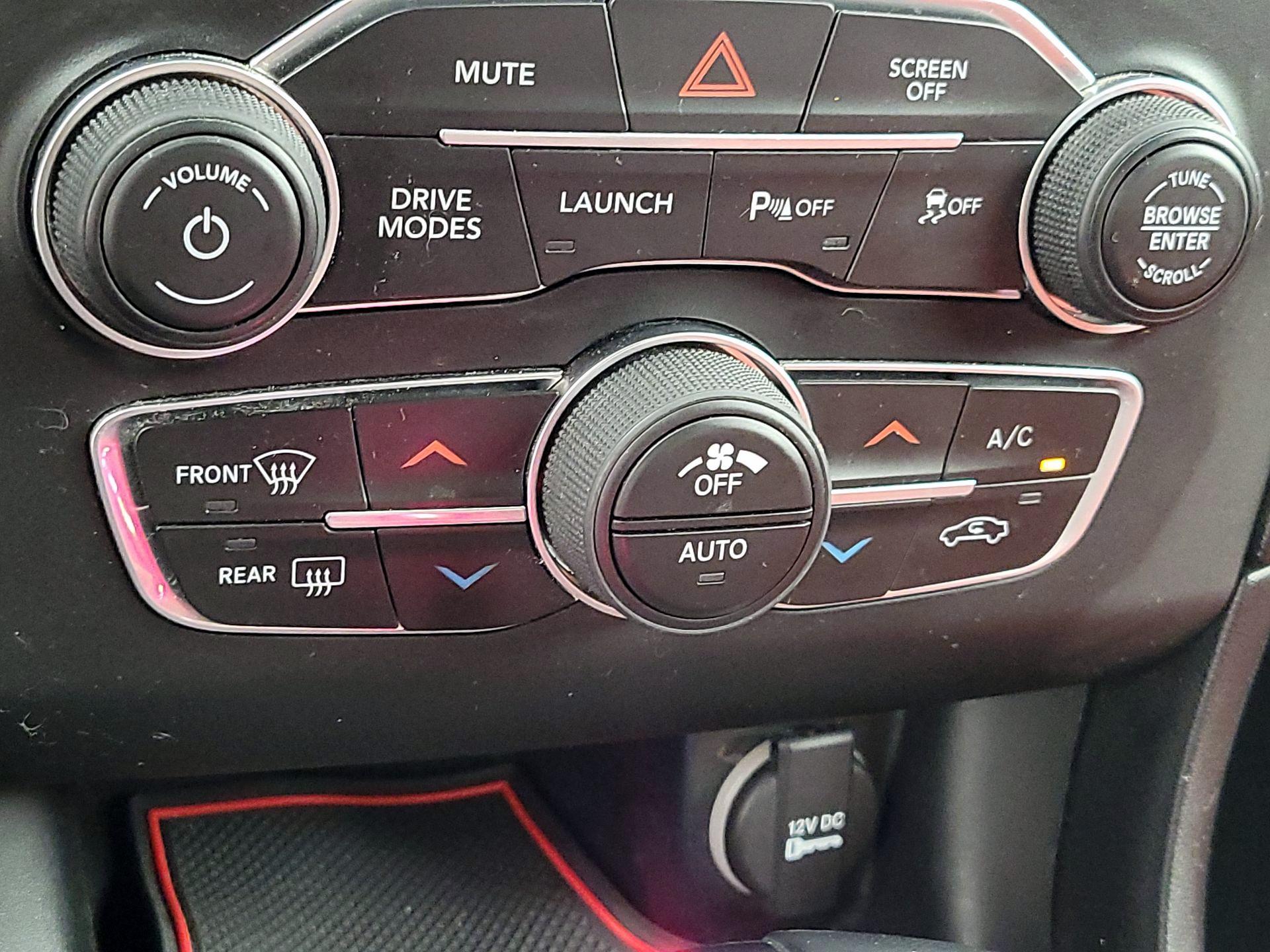 Thumbnail: 2019 Dodge Charger - 16