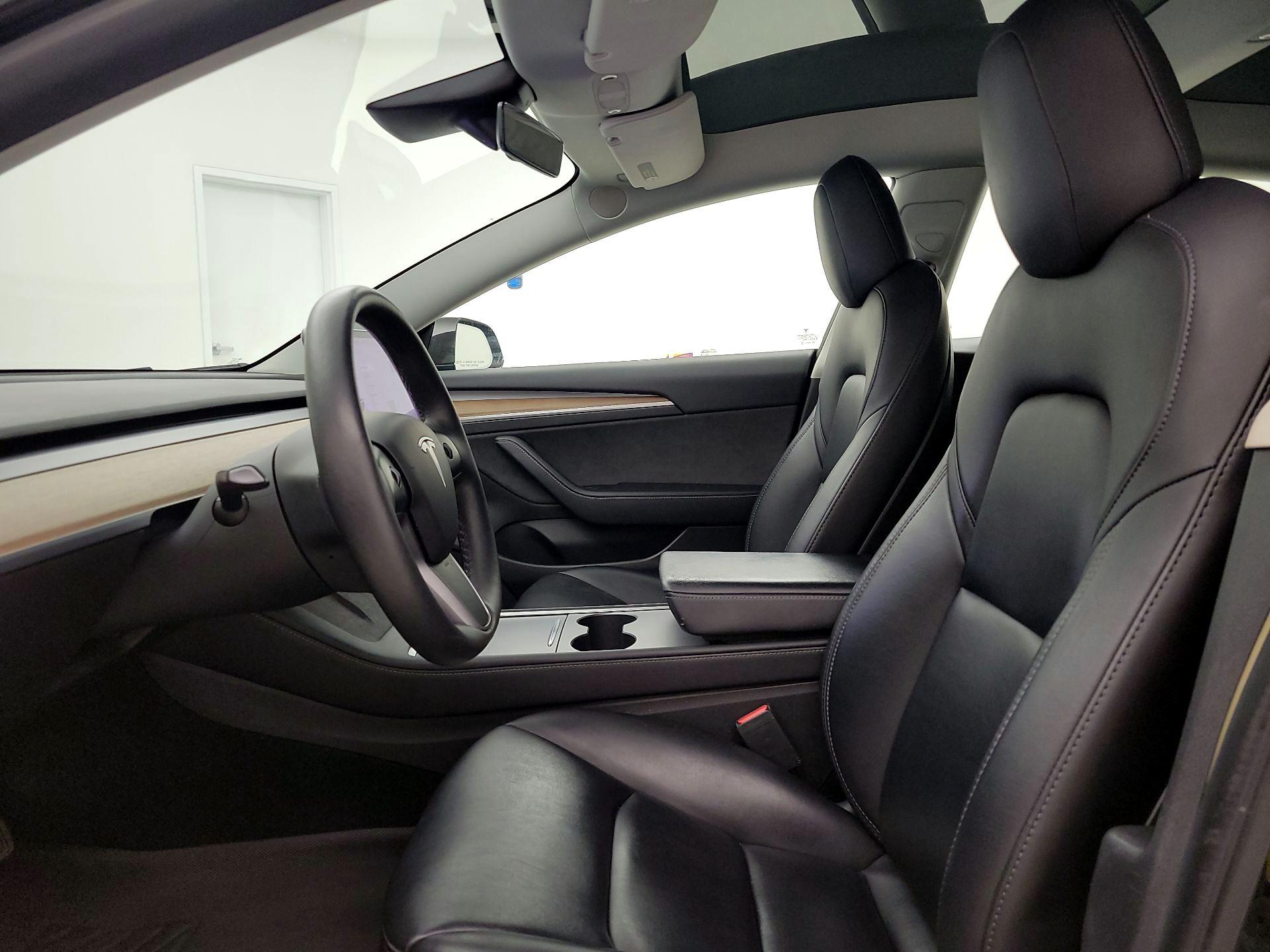 Thumbnail: 2022 Tesla Model 3 - 11