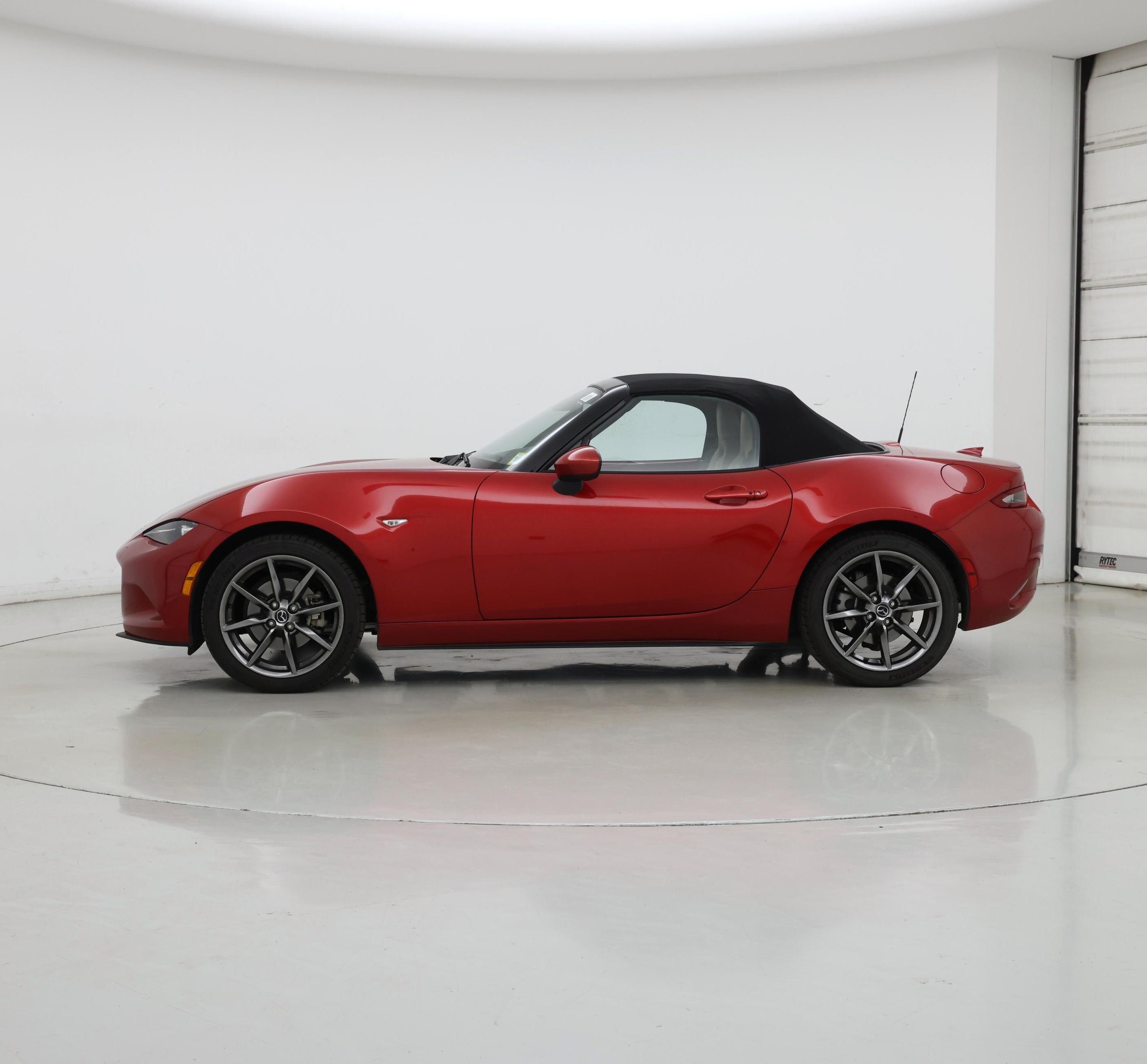 Thumbnail: 2016 Mazda MX-5 Miata - 3