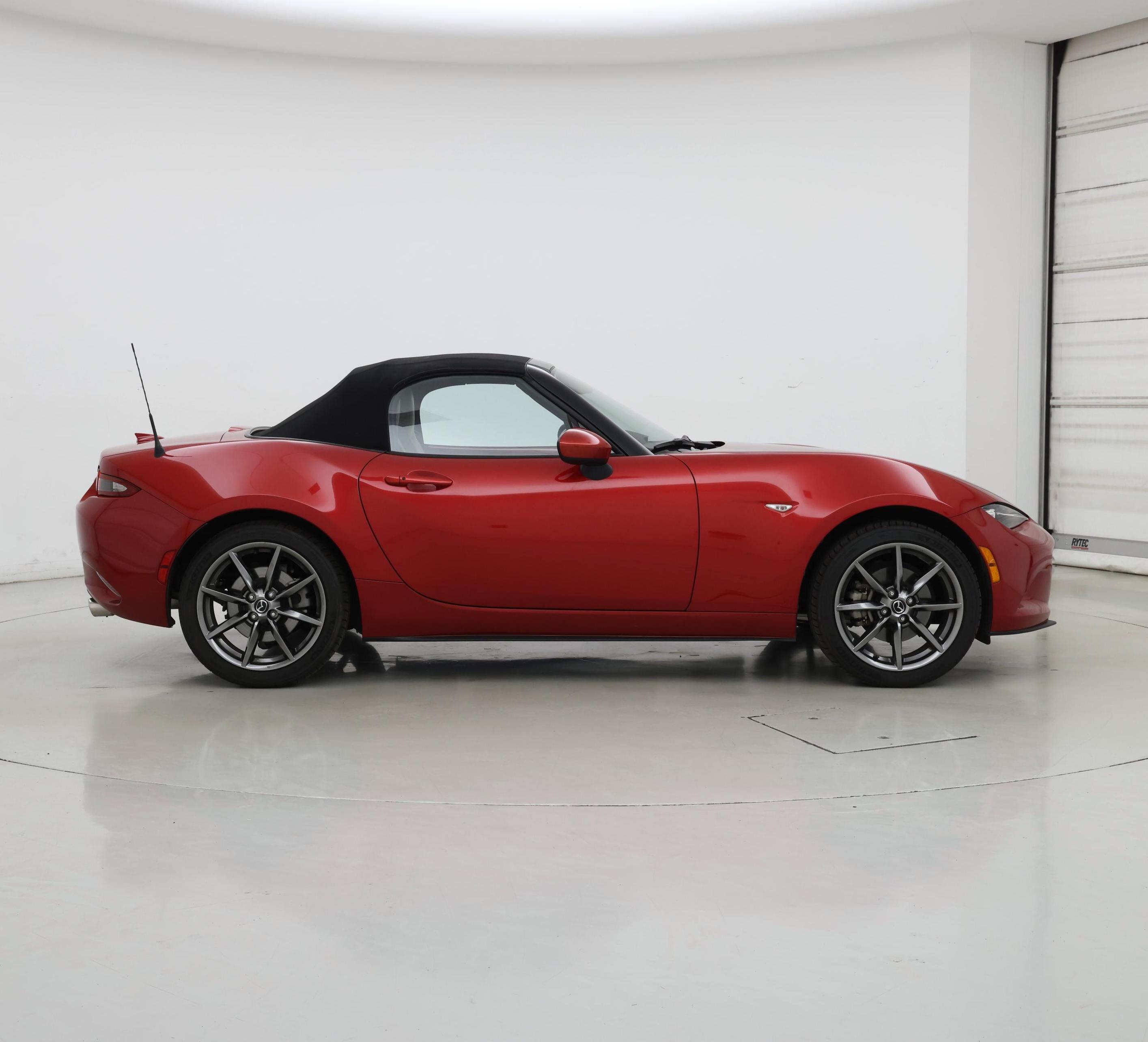 Thumbnail: 2016 Mazda MX-5 Miata - 7