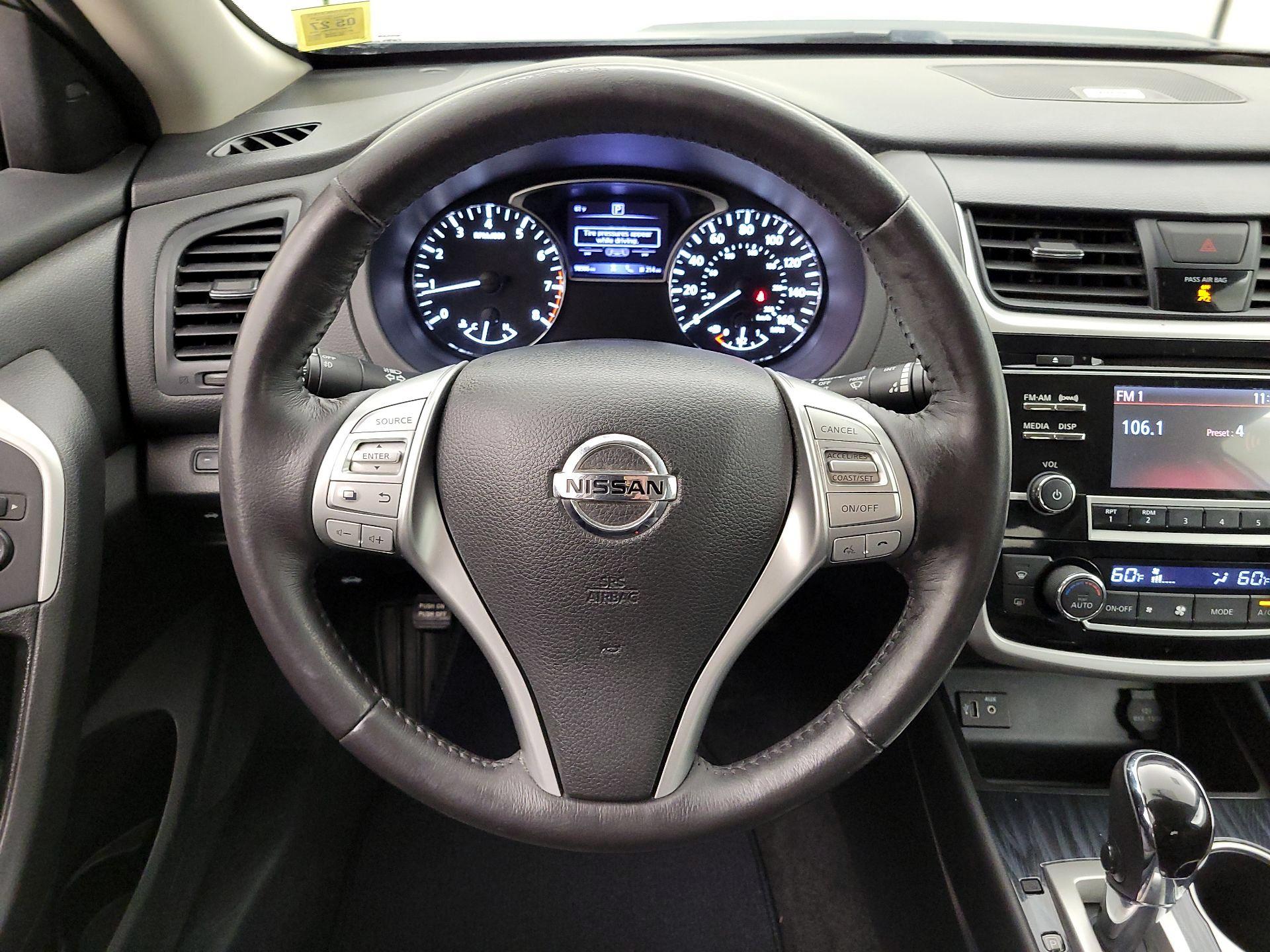 Thumbnail: 2018 Nissan Altima - 10