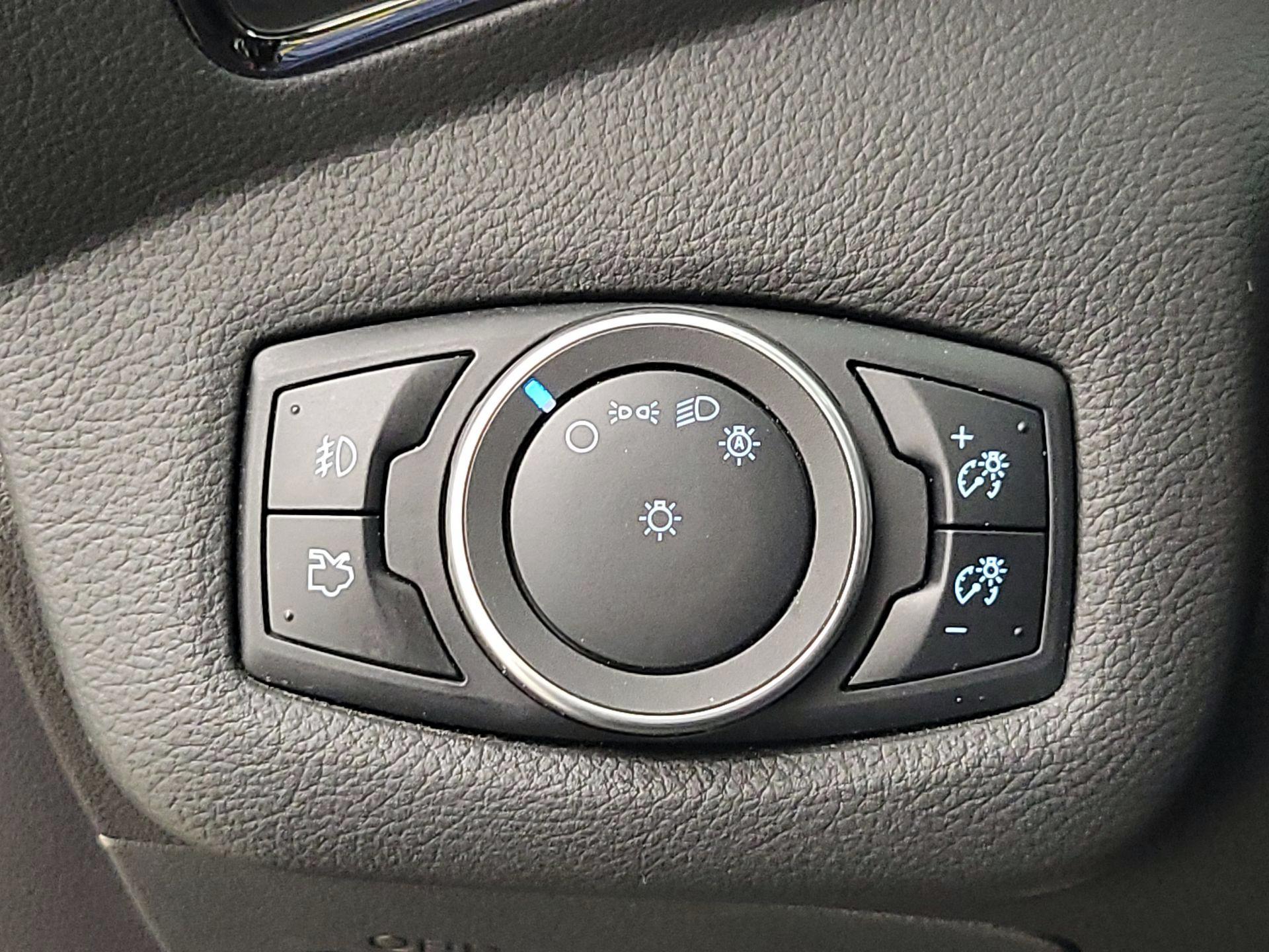 Thumbnail: 2016 Ford Escape - 13