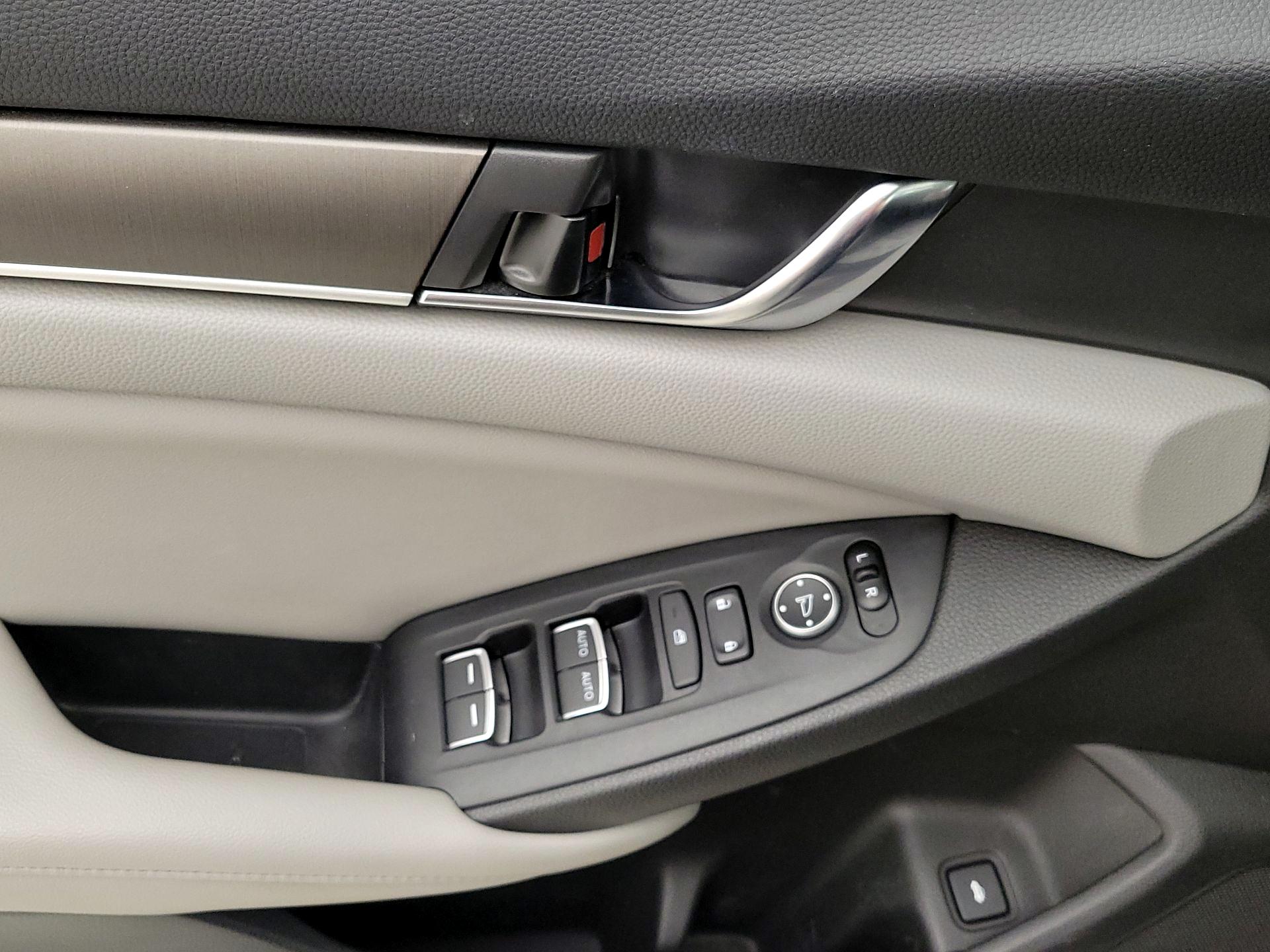 Thumbnail: 2019 Honda Accord - 12