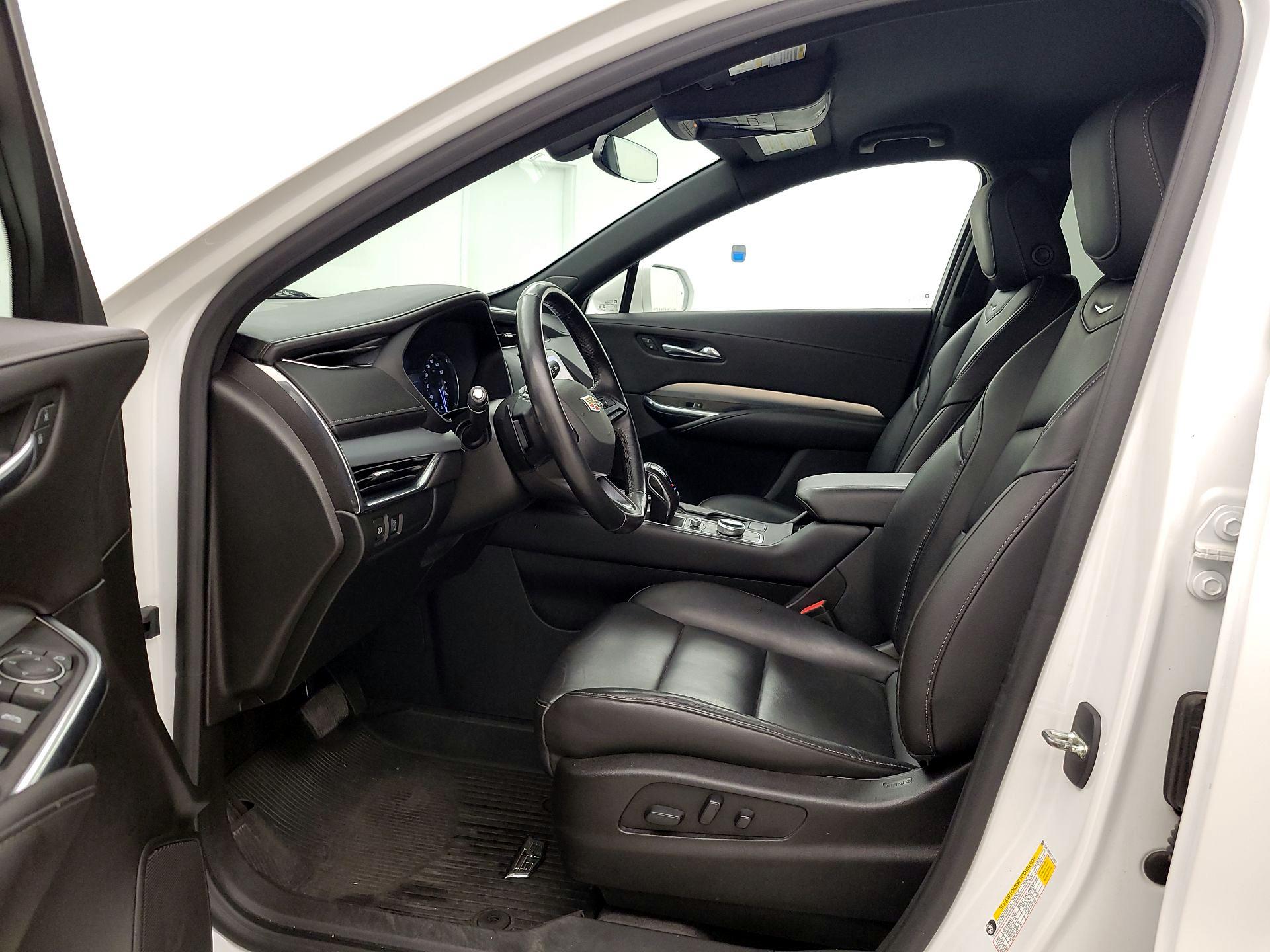 Thumbnail: 2019 Cadillac XT4 - 11