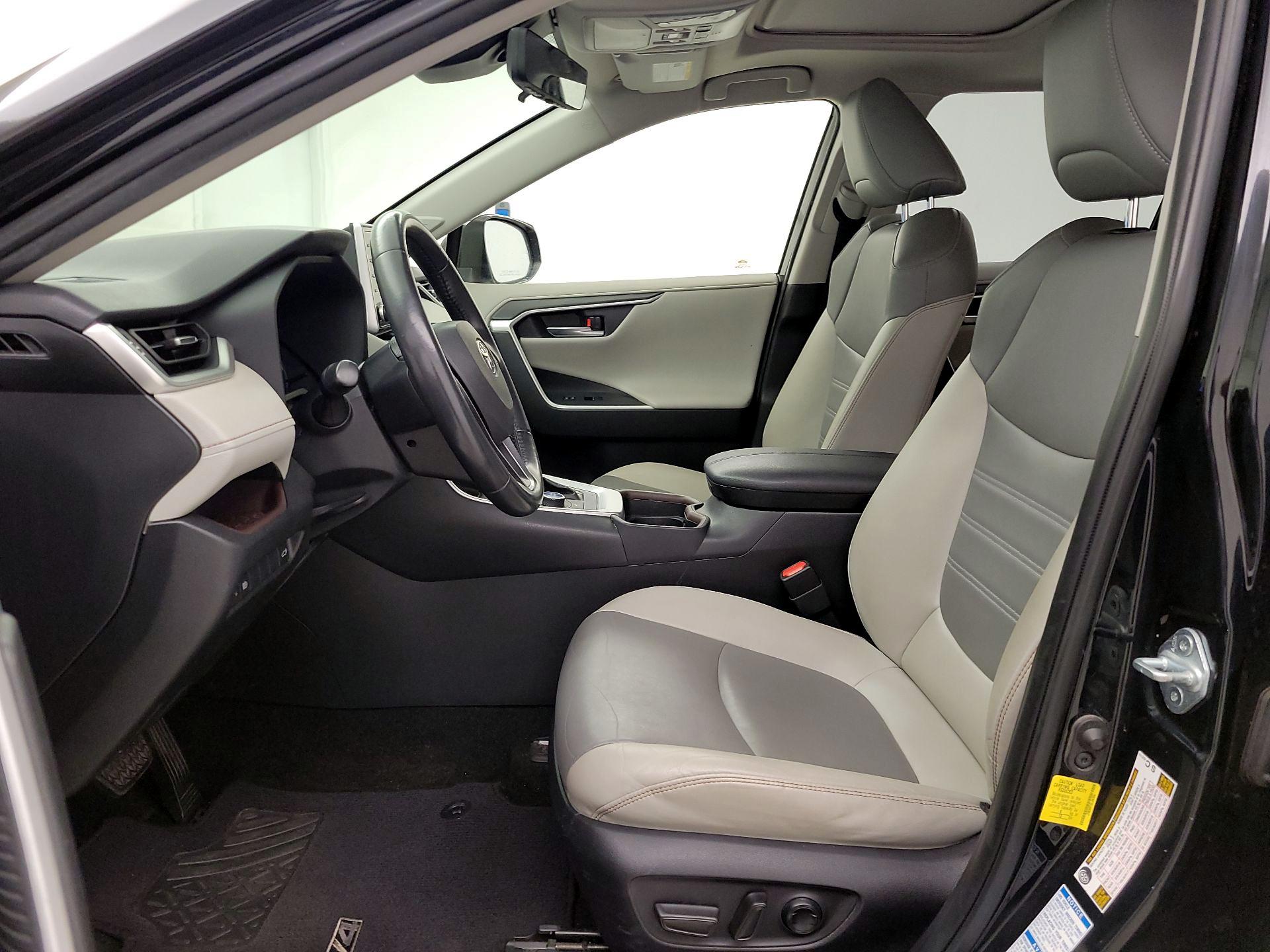 Thumbnail: 2020 Toyota RAV4 - 11