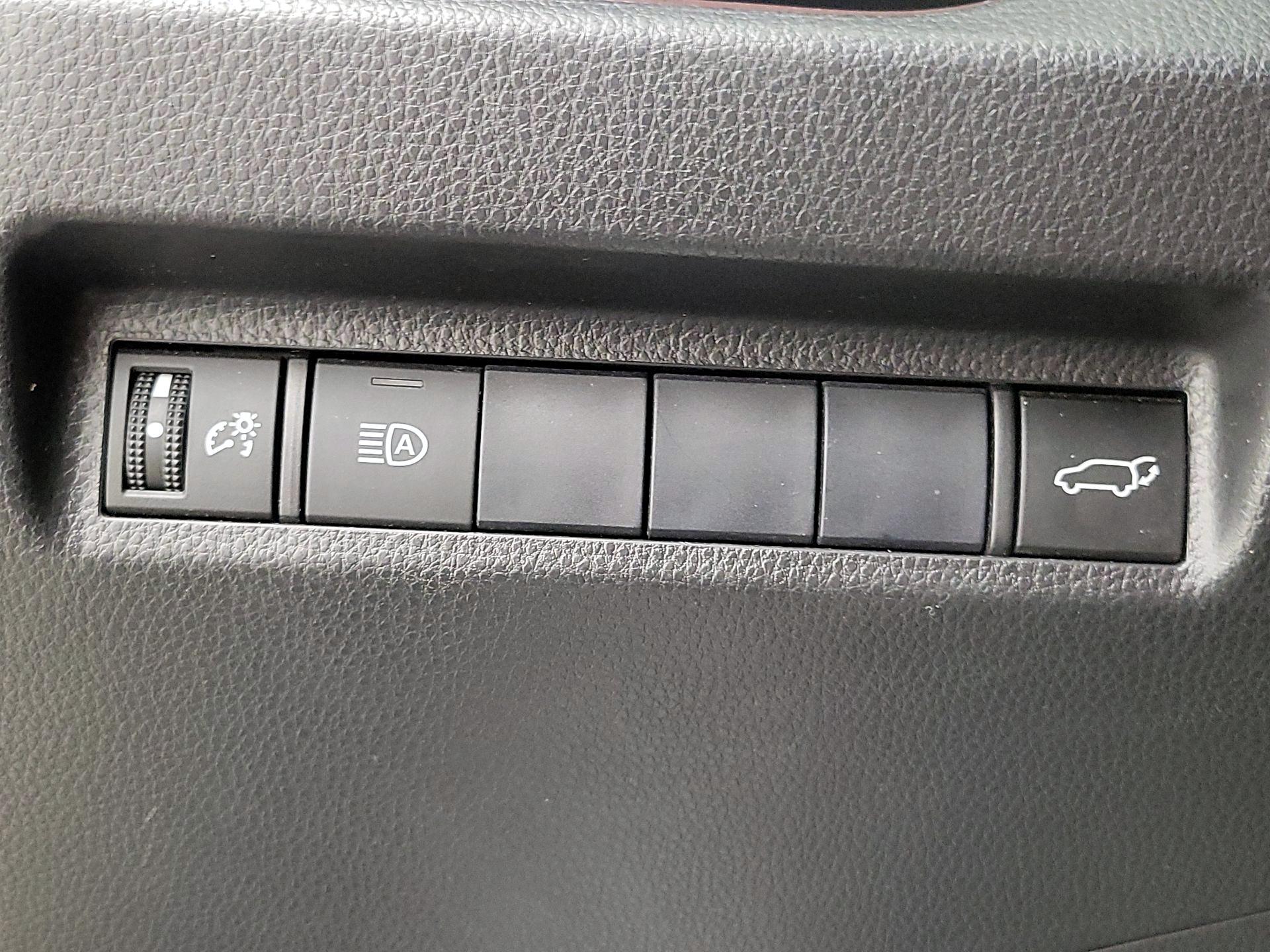 Thumbnail: 2020 Toyota RAV4 - 13