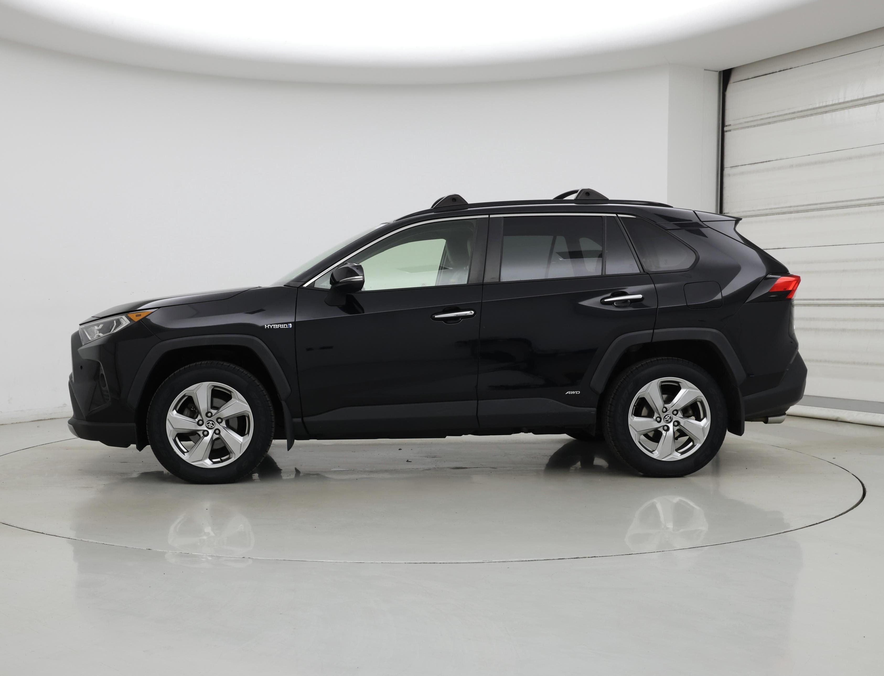 Thumbnail: 2020 Toyota RAV4 - 3