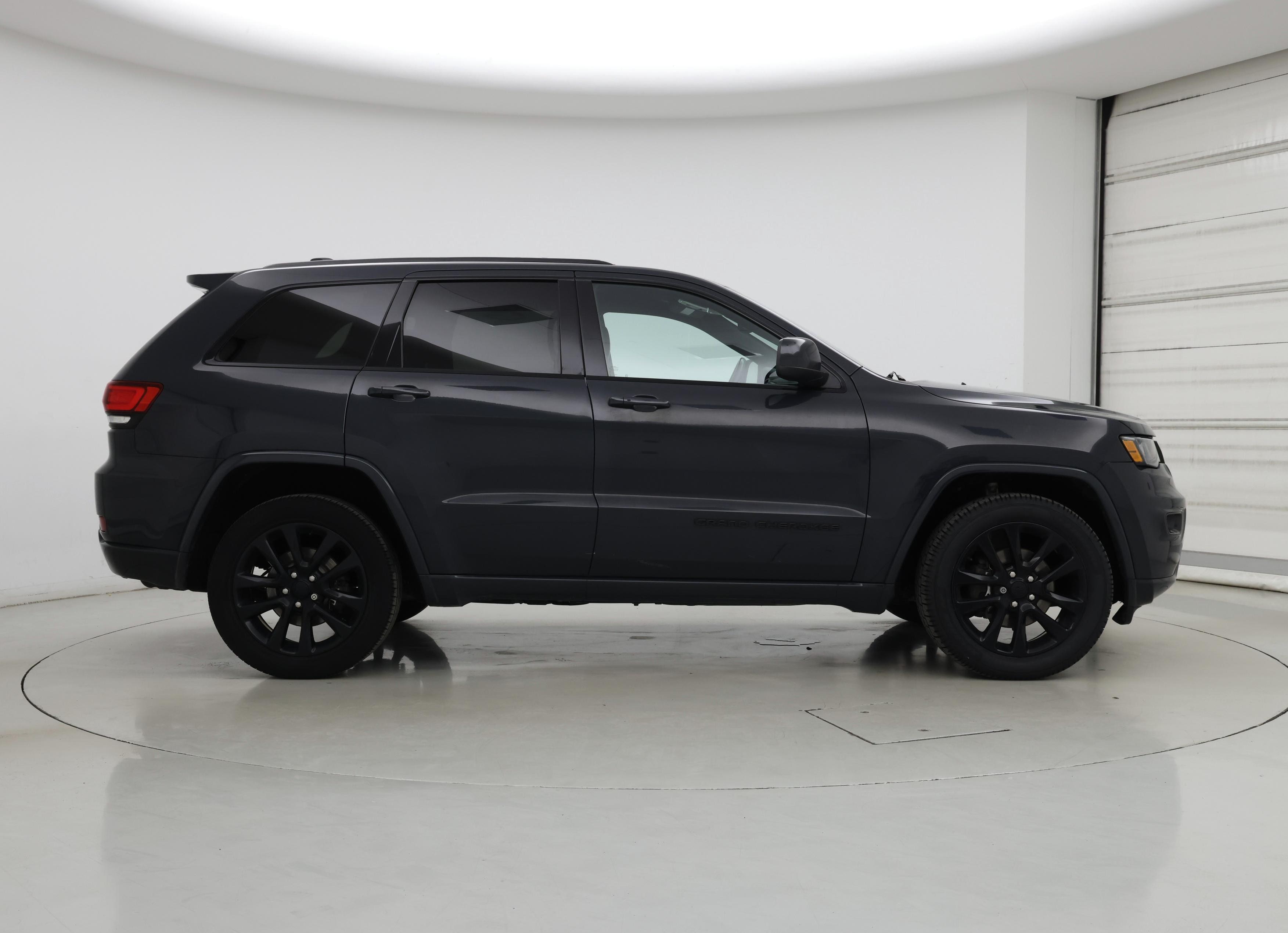 Thumbnail: 2018 Jeep Grand Cherokee - 7