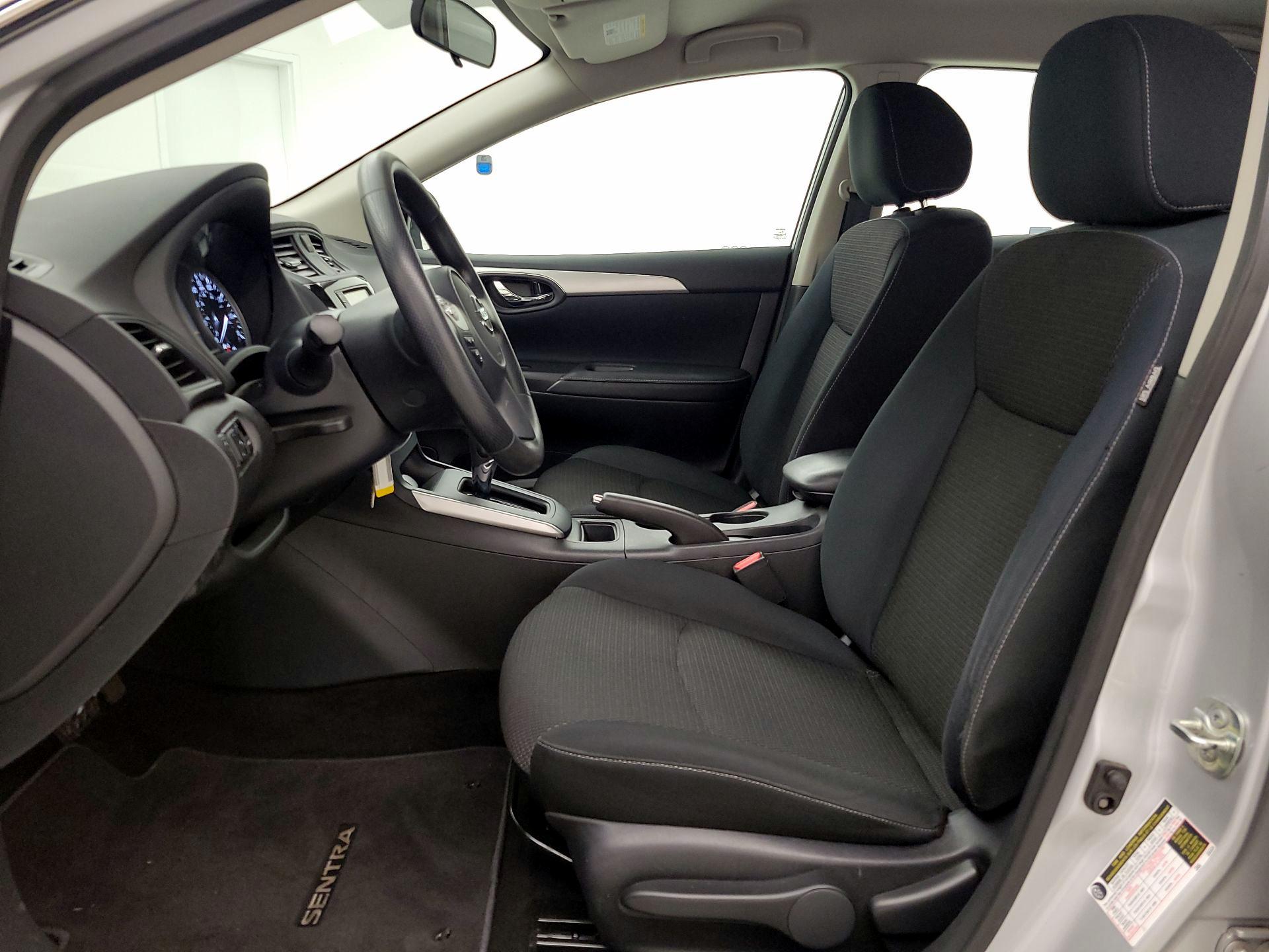 Thumbnail: 2019 Nissan Sentra - 11