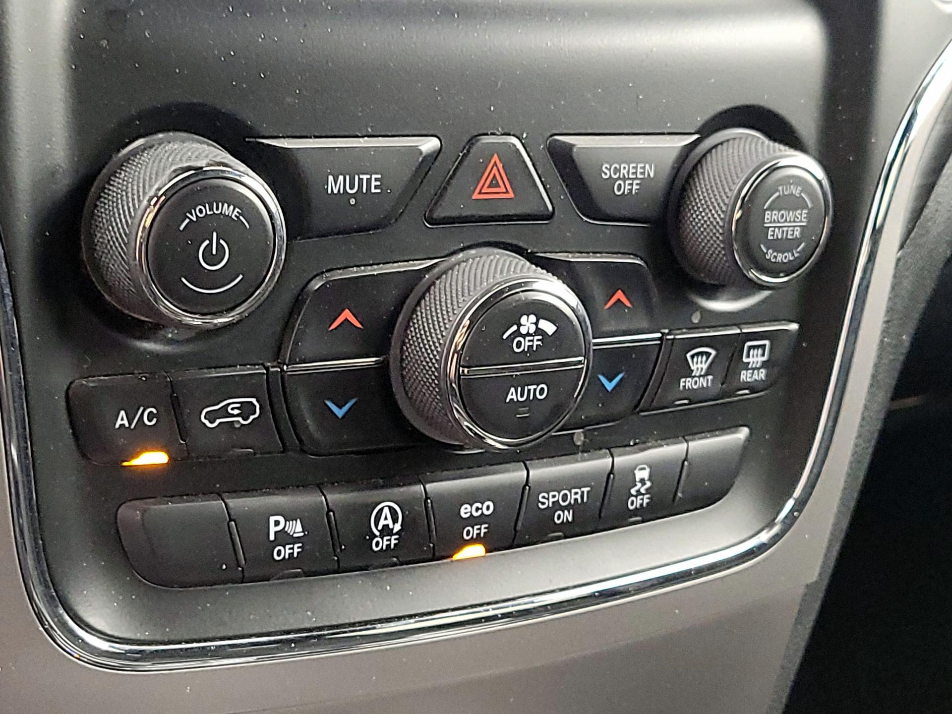 Thumbnail: 2019 Jeep Grand Cherokee - 16