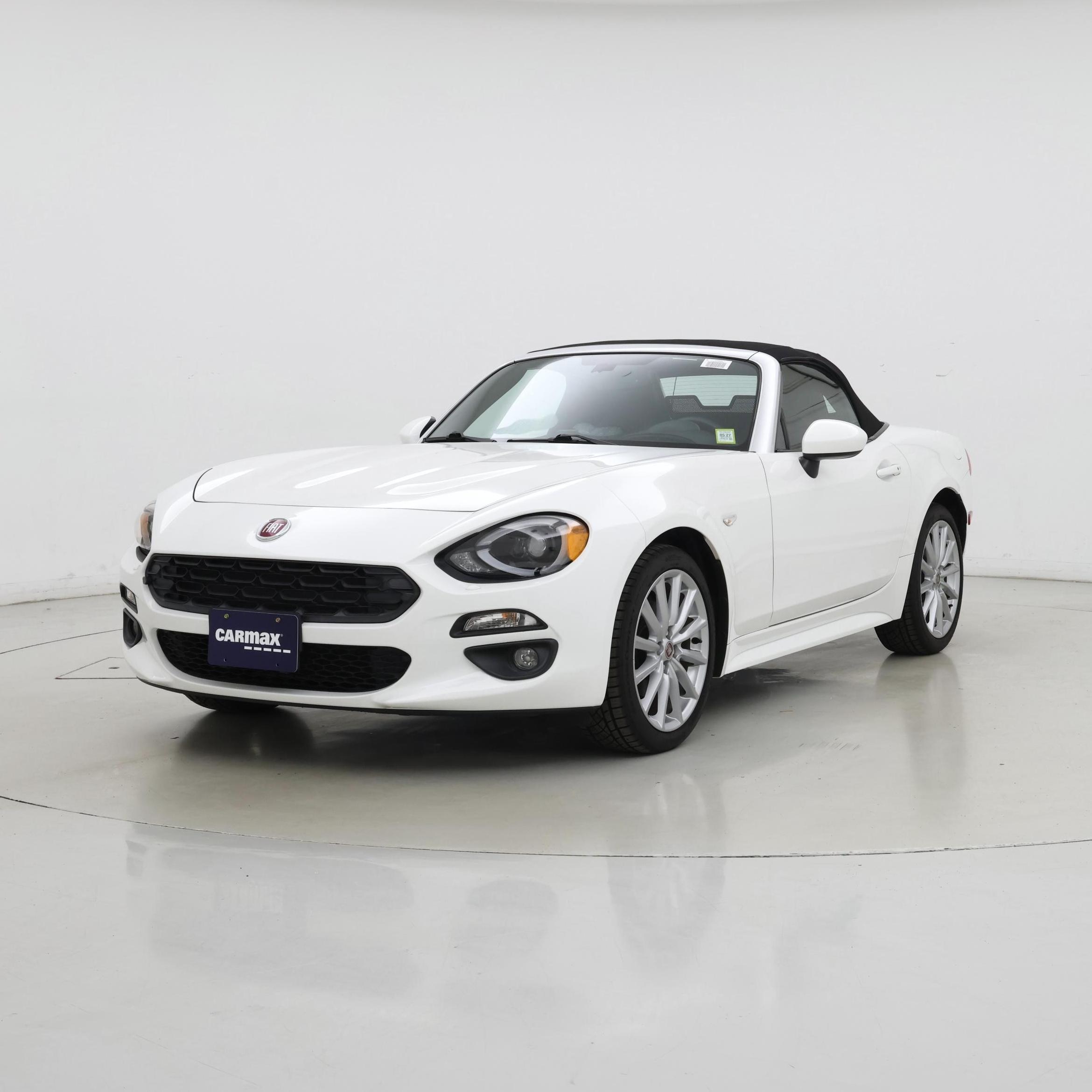 Thumbnail: 2017 Fiat 124 Spider - 4