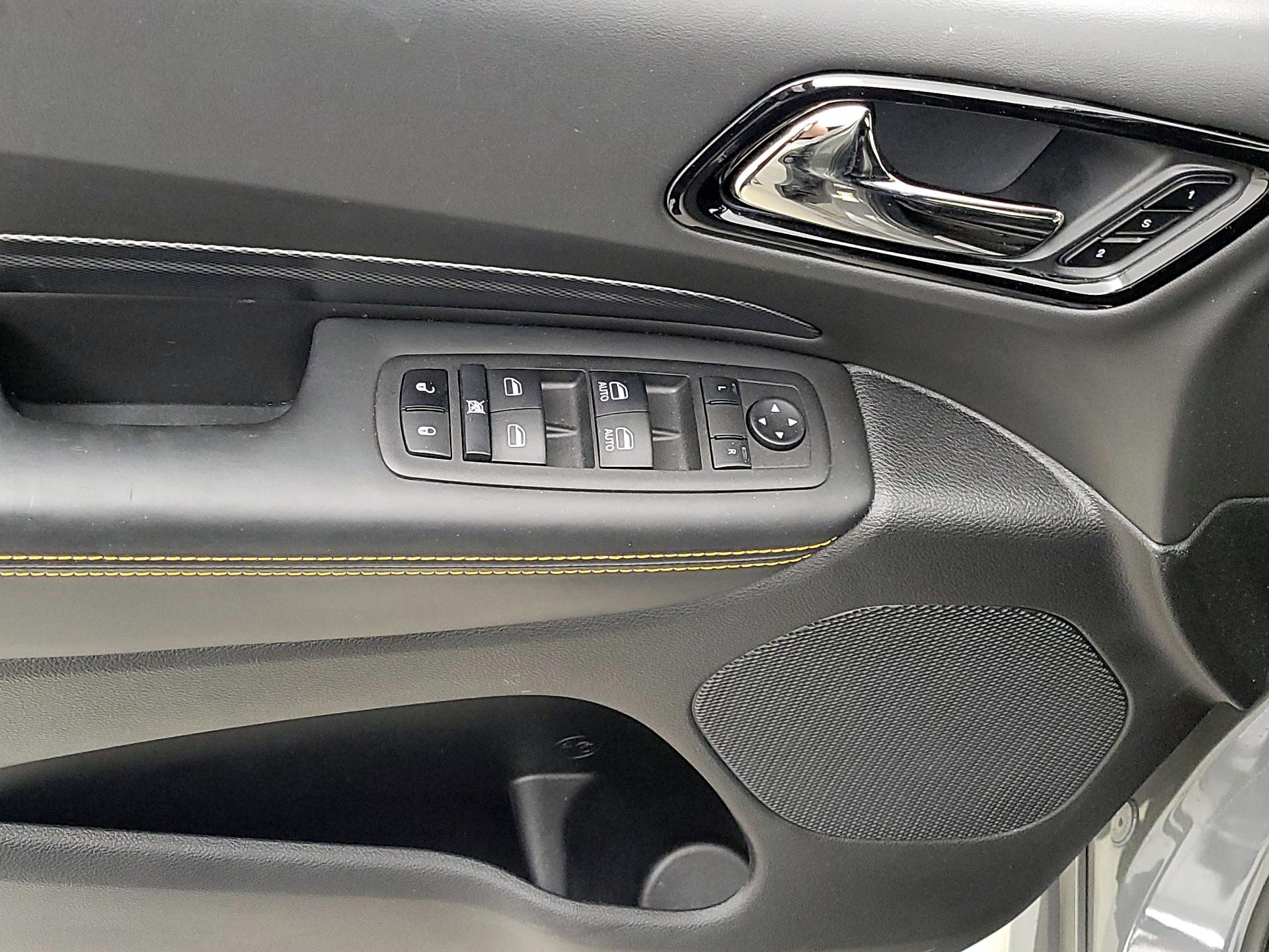 Thumbnail: 2023 Dodge Durango - 12
