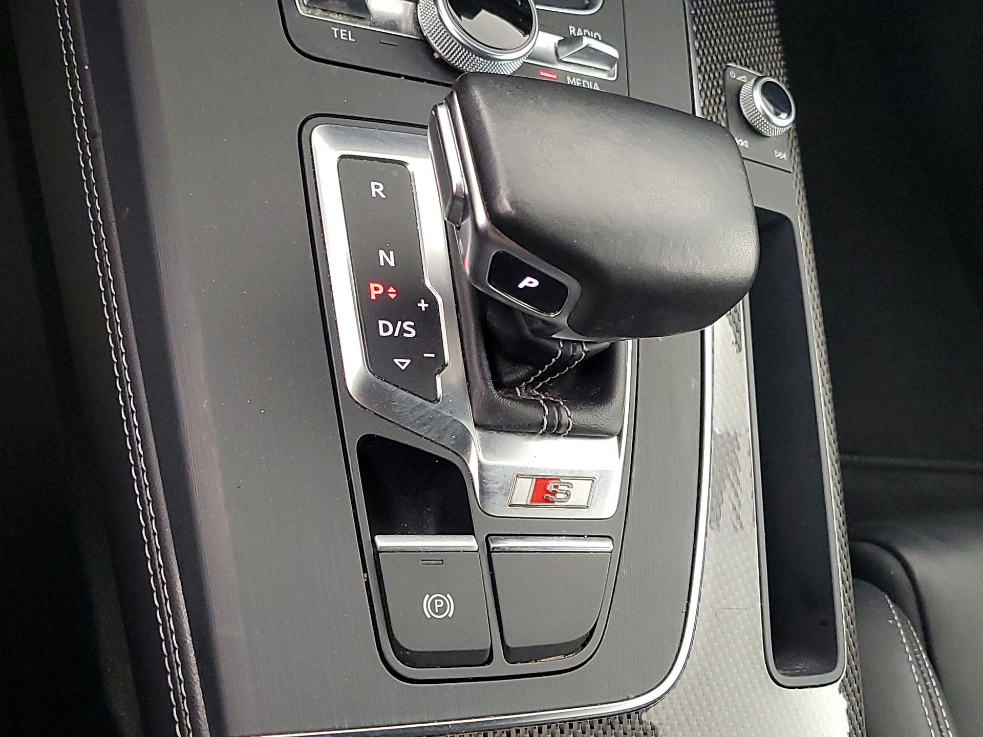 Thumbnail: 2019 Audi SQ5 - 18