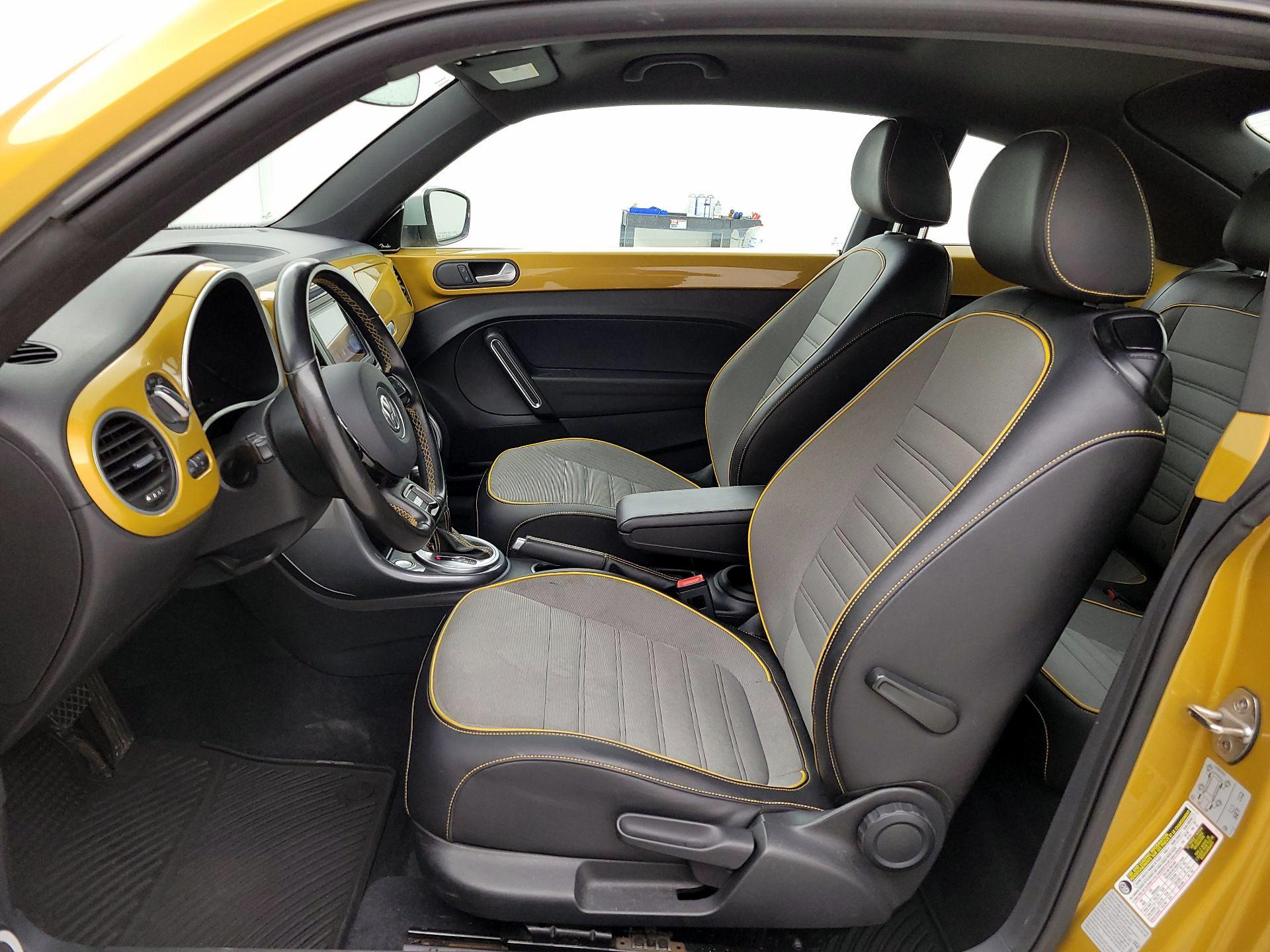 Thumbnail: 2017 Volkswagen Beetle - 11