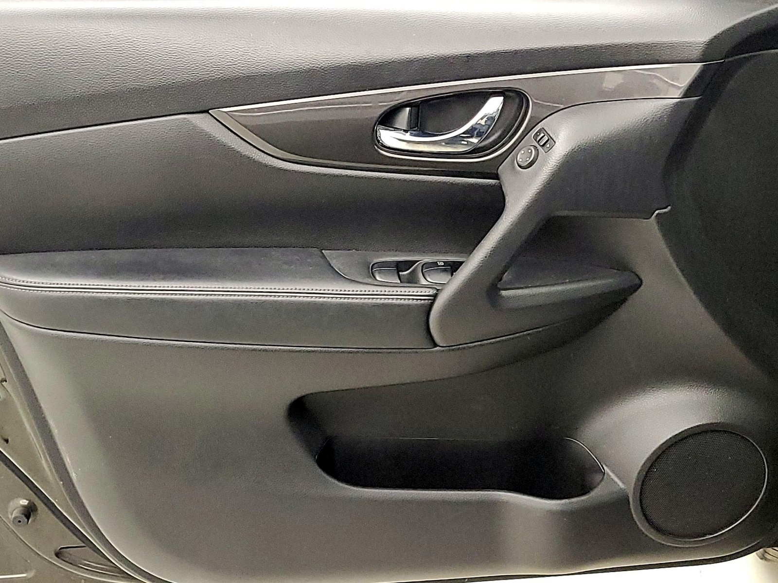 2017 Nissan Rogue SV - Photo 13