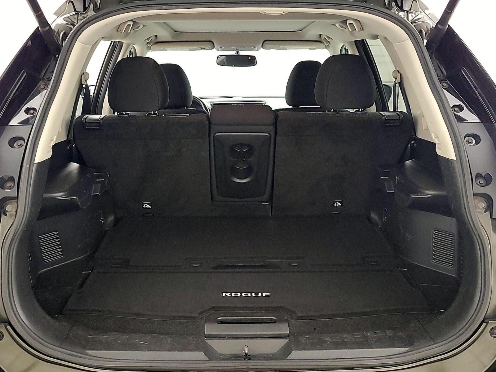 2017 Nissan Rogue SV - Photo 23