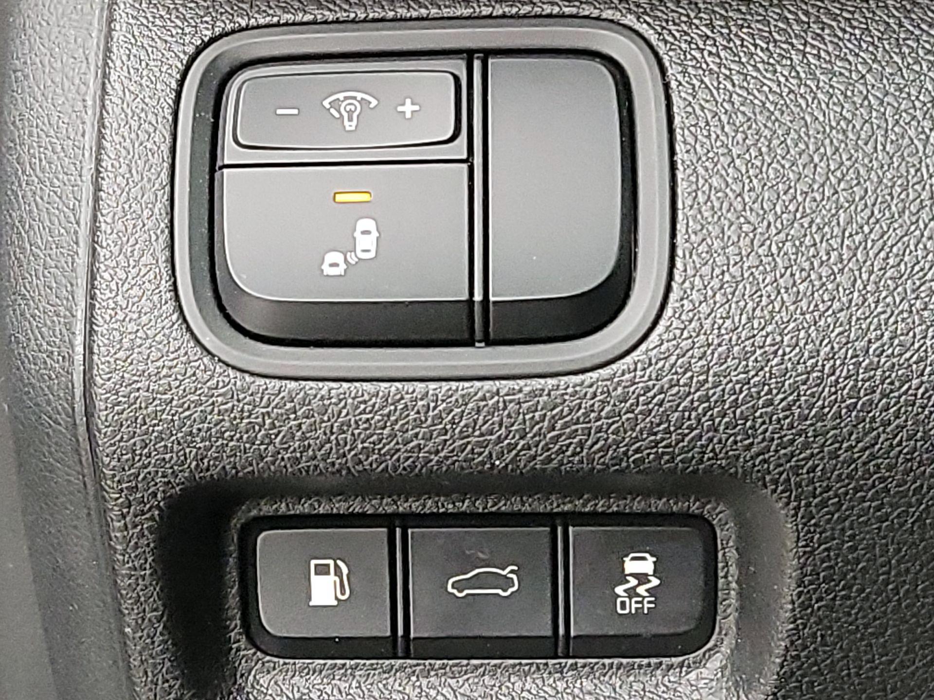Thumbnail: 2016 Kia Optima - 13