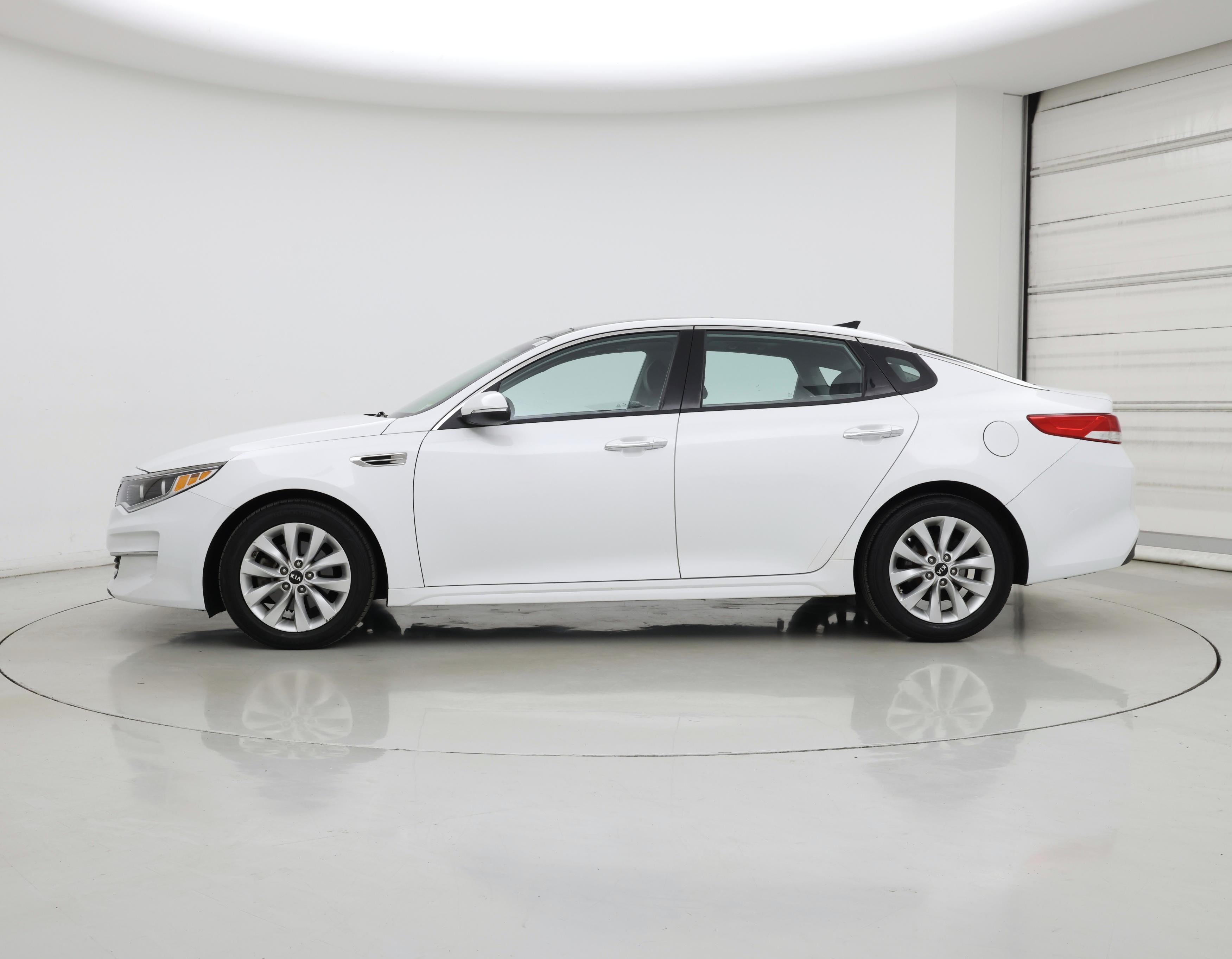 Thumbnail: 2016 Kia Optima - 3