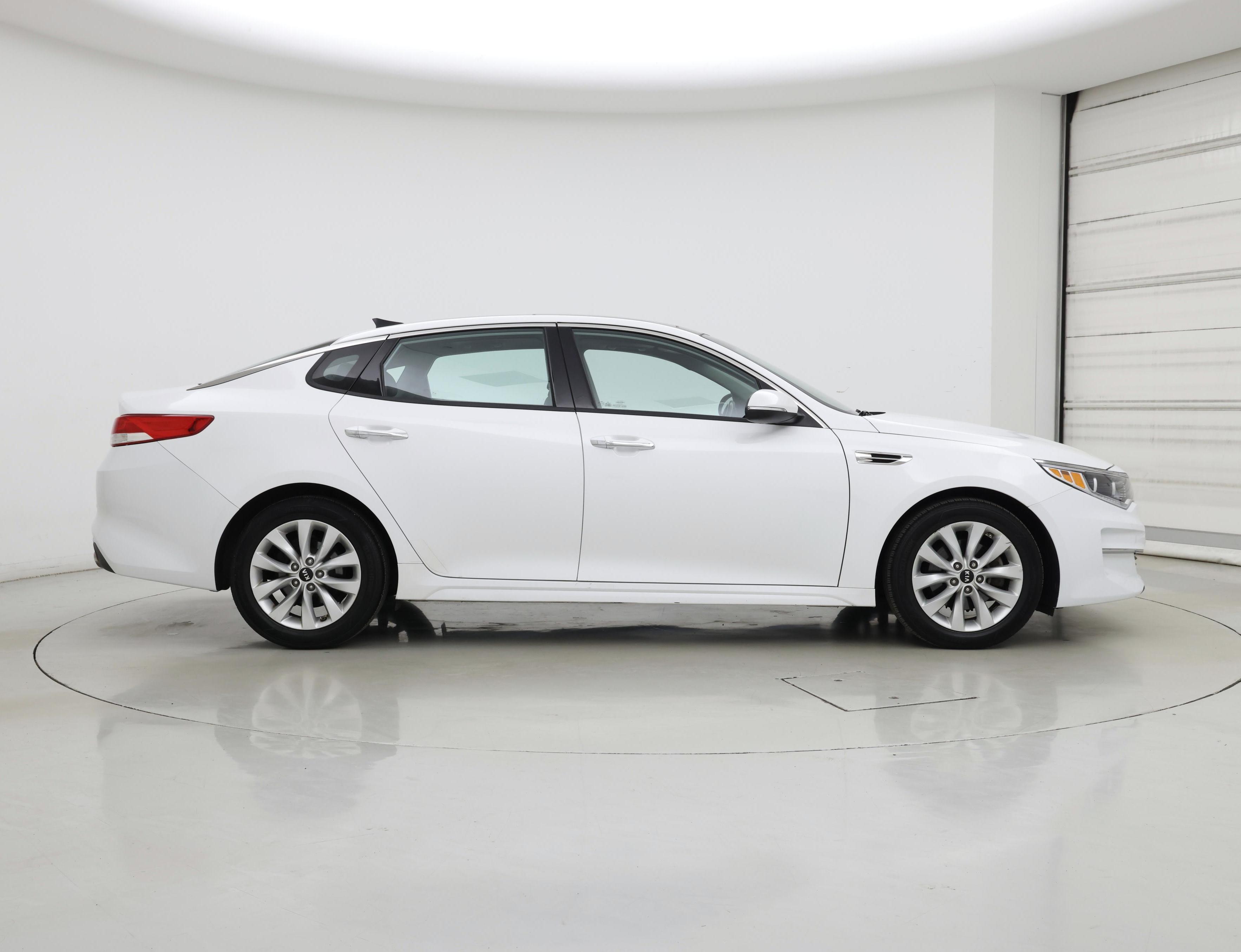 Thumbnail: 2016 Kia Optima - 7
