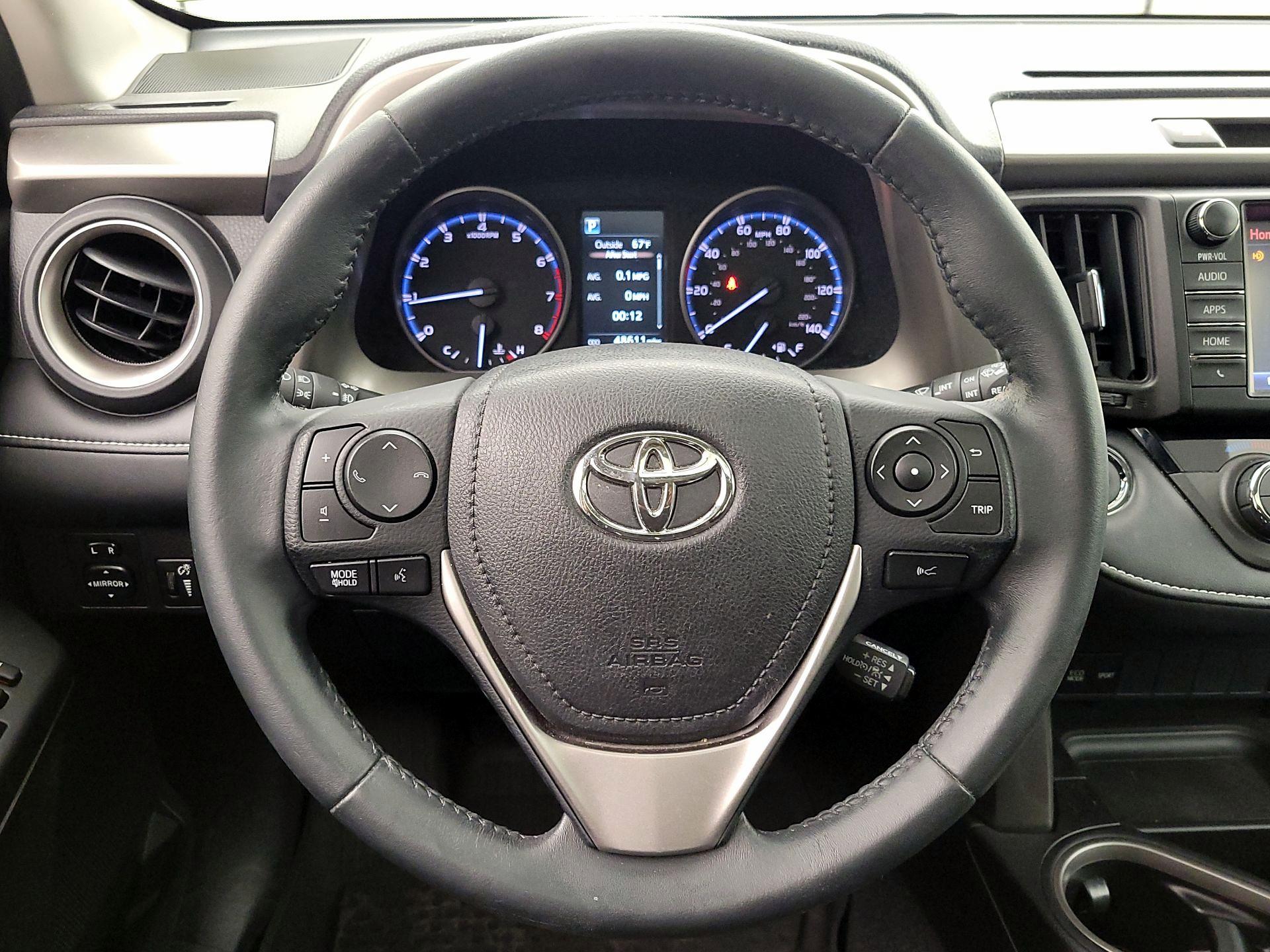 Thumbnail: 2017 Toyota RAV4 - 10