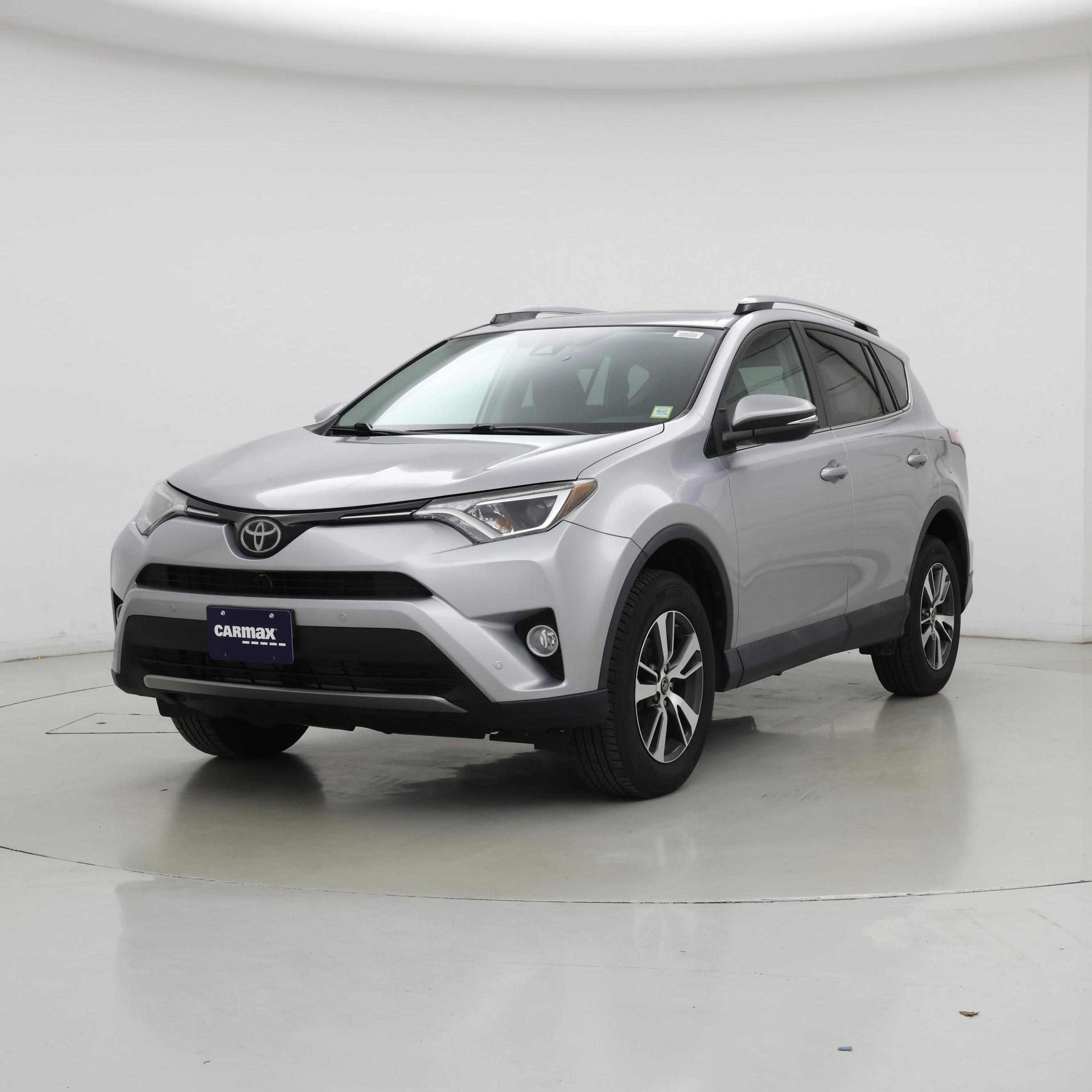 Thumbnail: 2017 Toyota RAV4 - 4