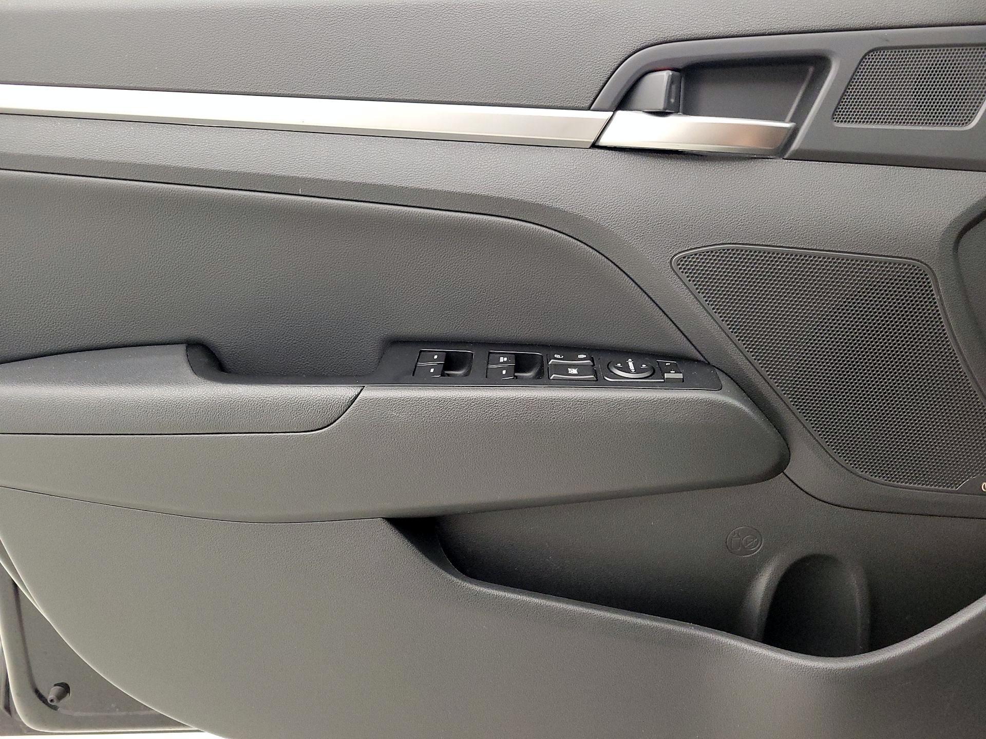 Thumbnail: 2020 Hyundai Elantra - 12