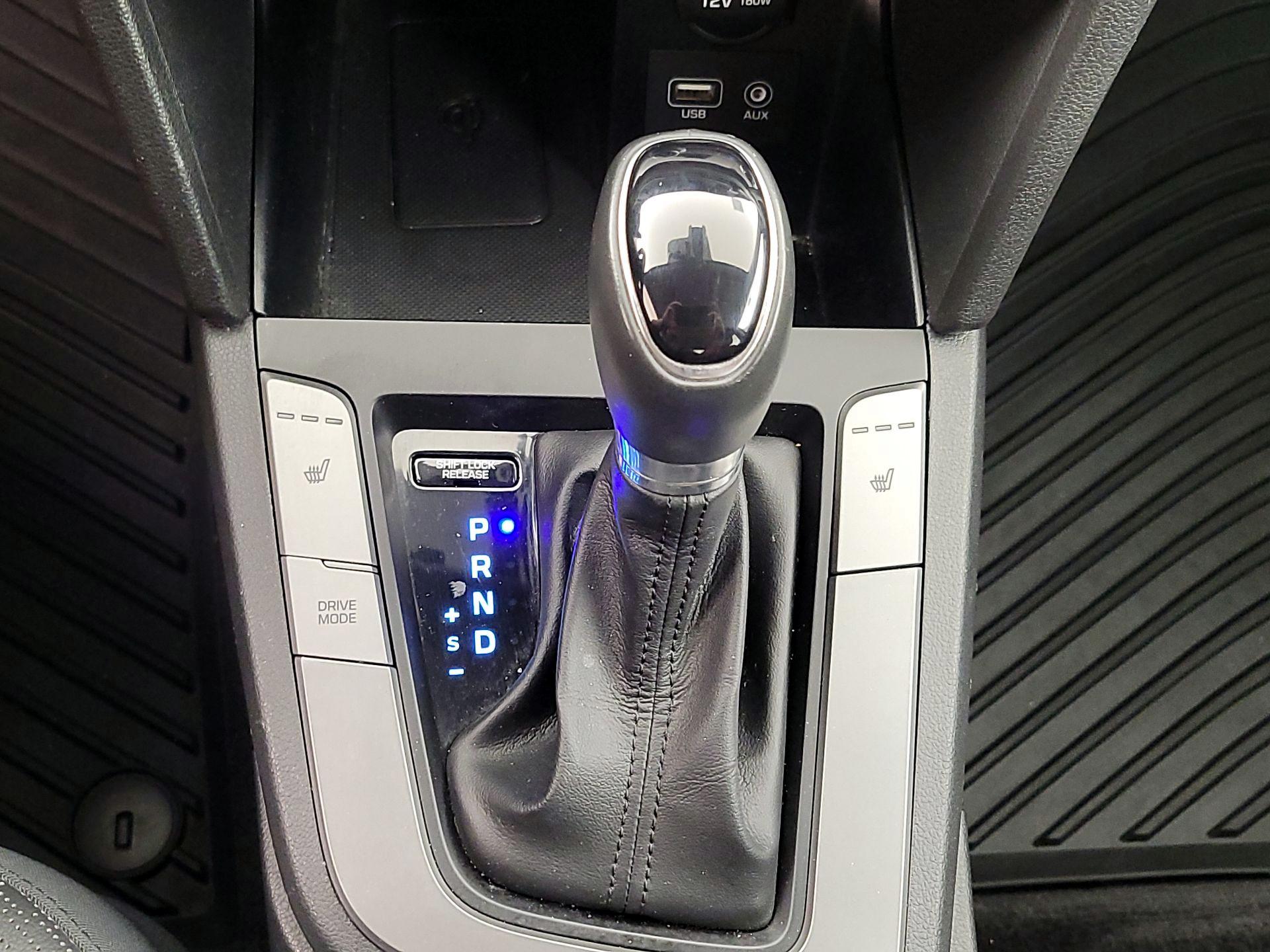 Thumbnail: 2020 Hyundai Elantra - 17
