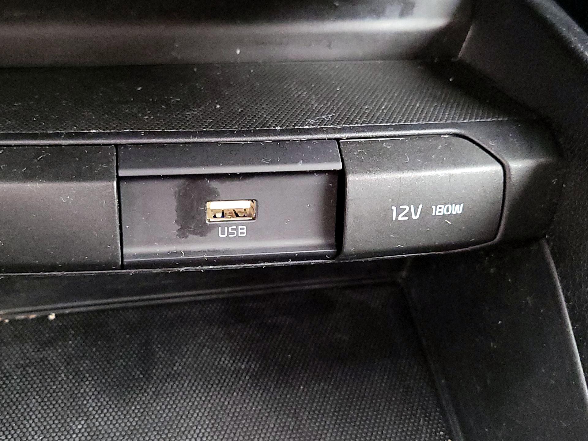 Thumbnail: 2022 Kia Rio - 18