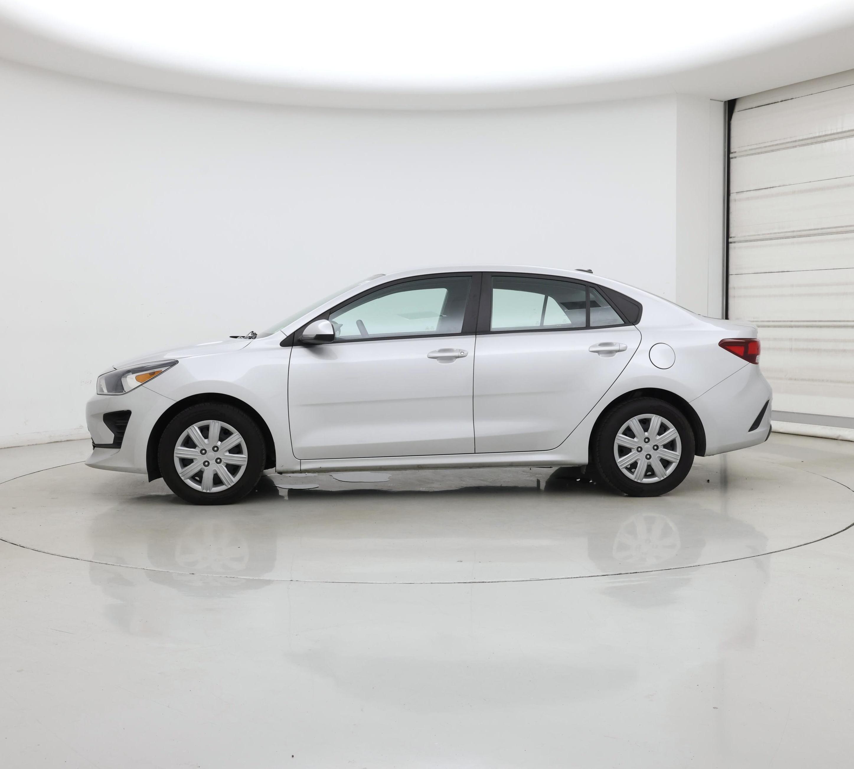 Thumbnail: 2022 Kia Rio - 3