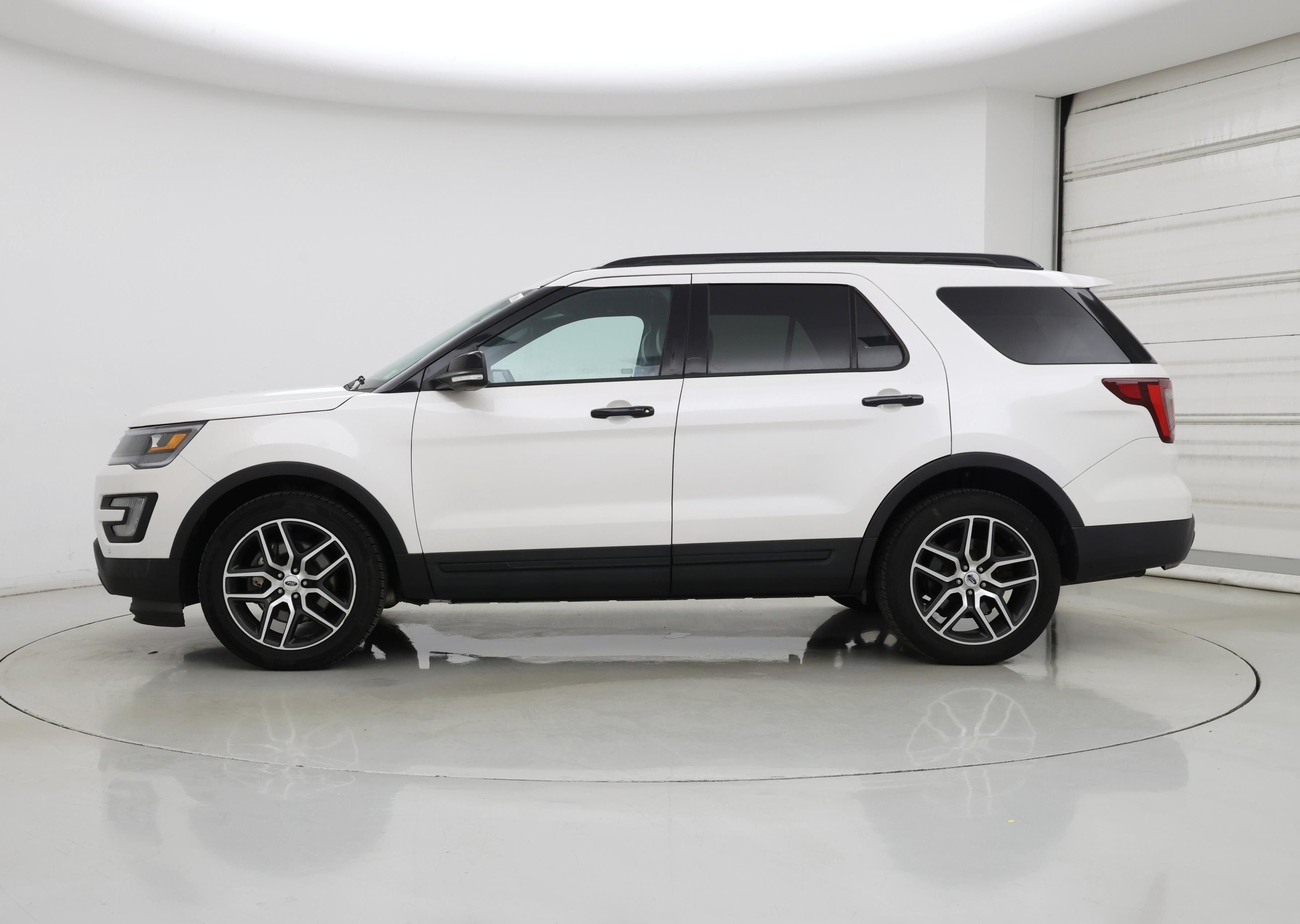 Thumbnail: 2017 Ford Explorer - 3