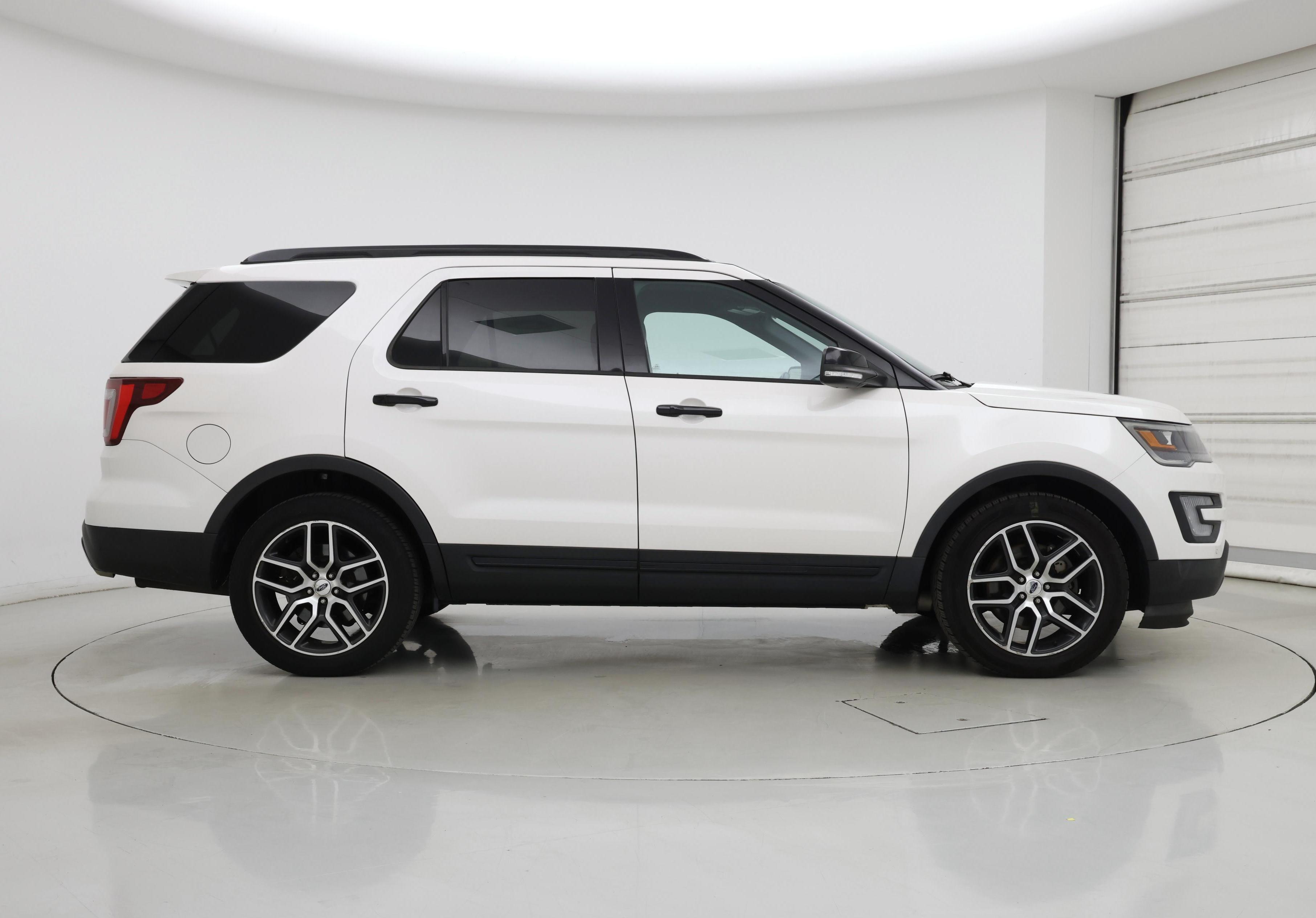 Thumbnail: 2017 Ford Explorer - 7