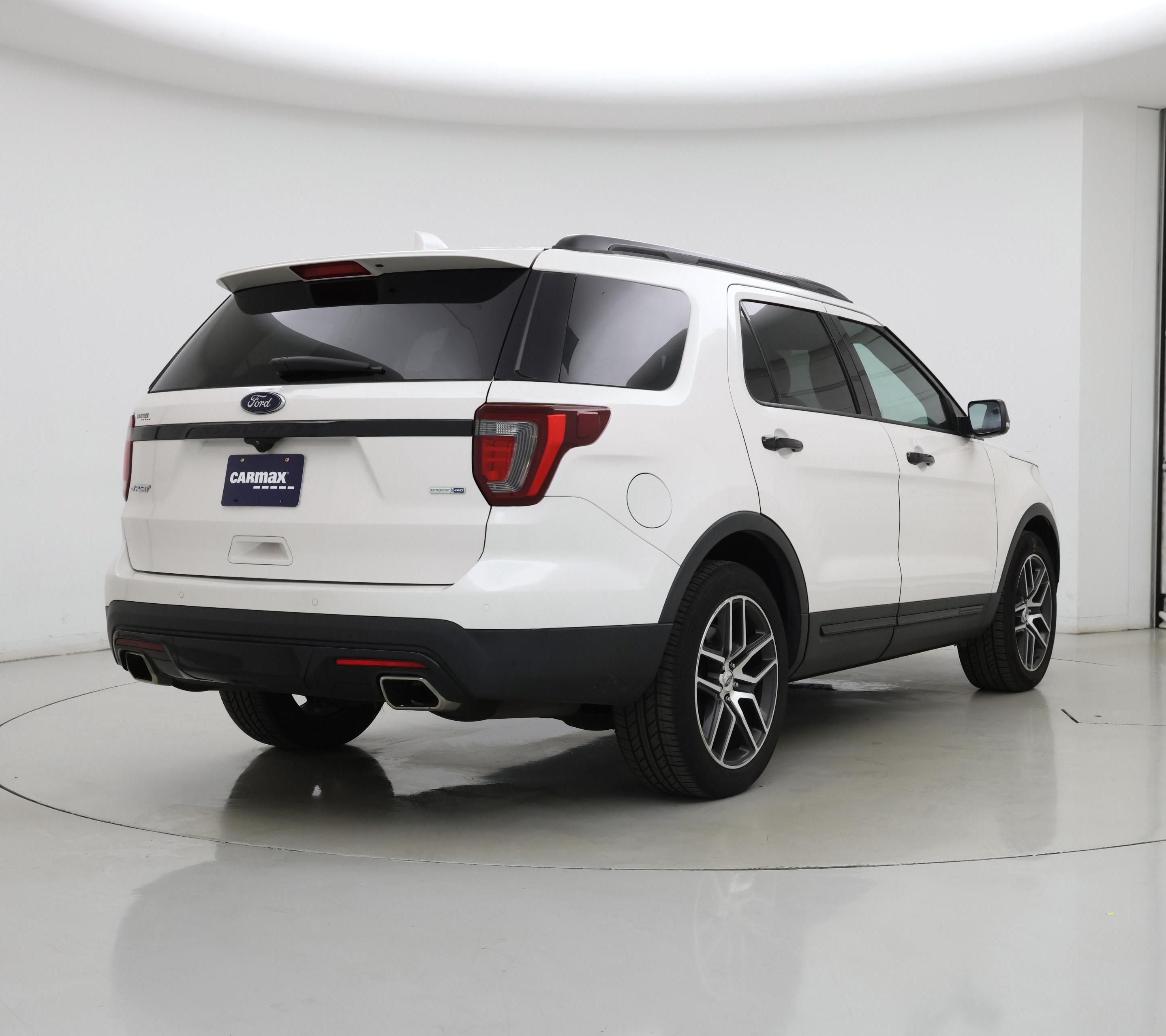 Thumbnail: 2017 Ford Explorer - 8