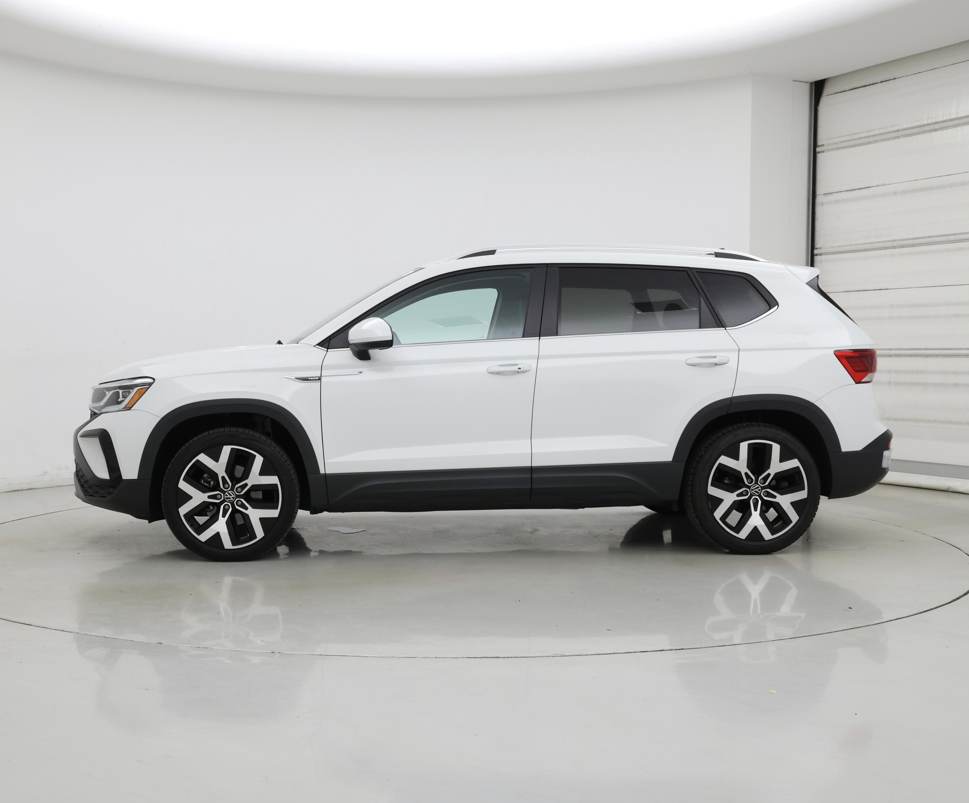 Thumbnail: 2022 Volkswagen Taos - 3