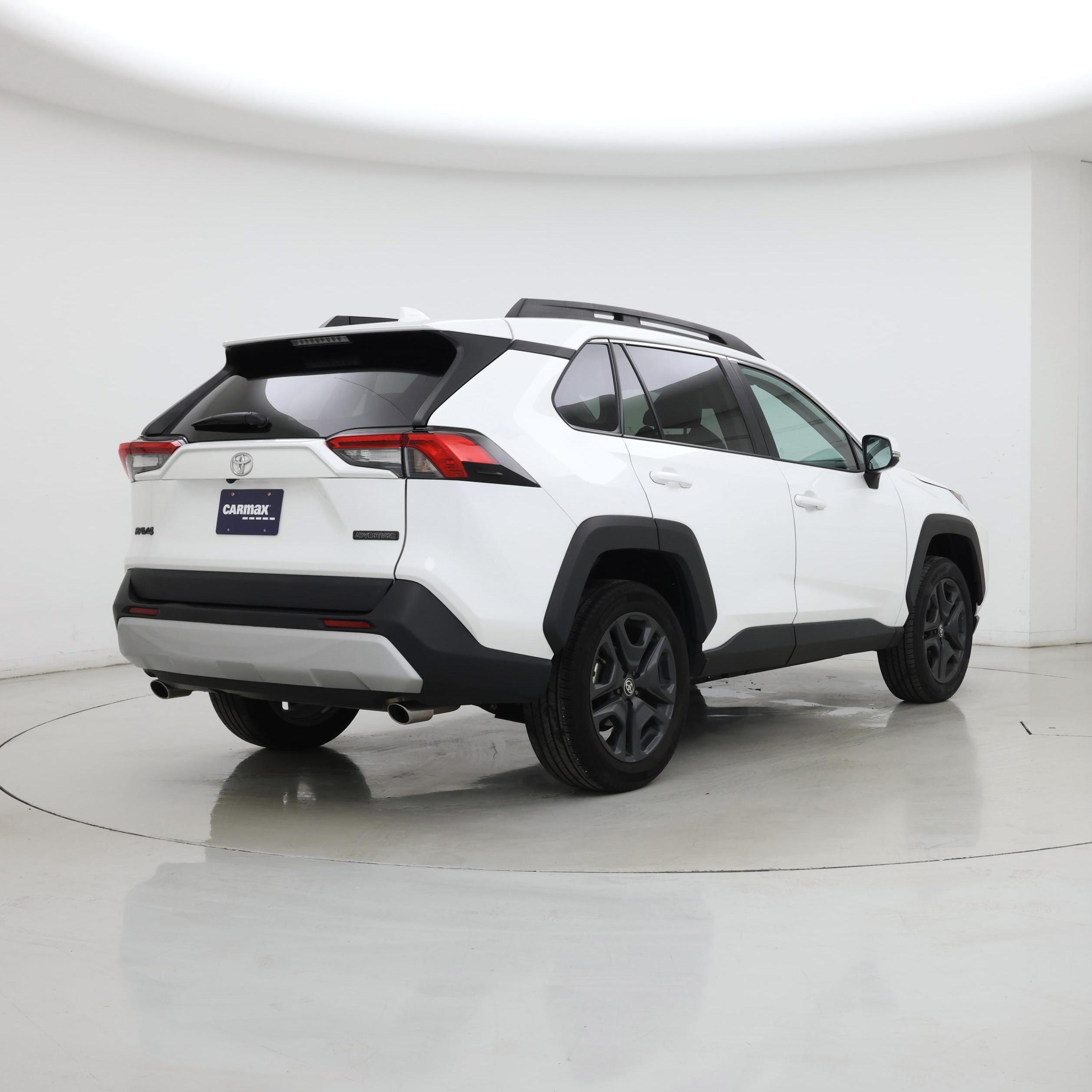 Thumbnail: 2024 Toyota RAV4 - 8