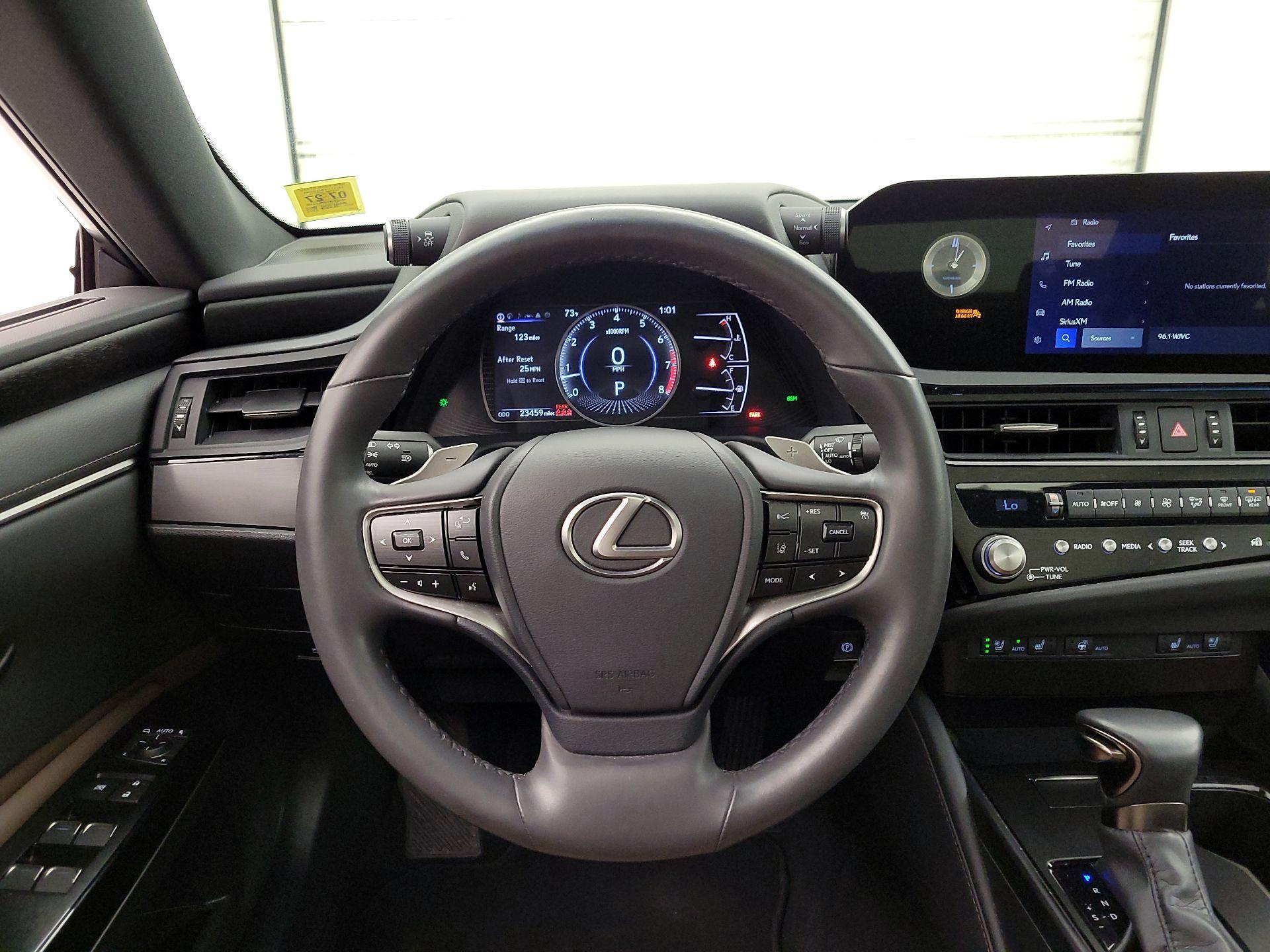 Thumbnail: 2023 Lexus ES - 10
