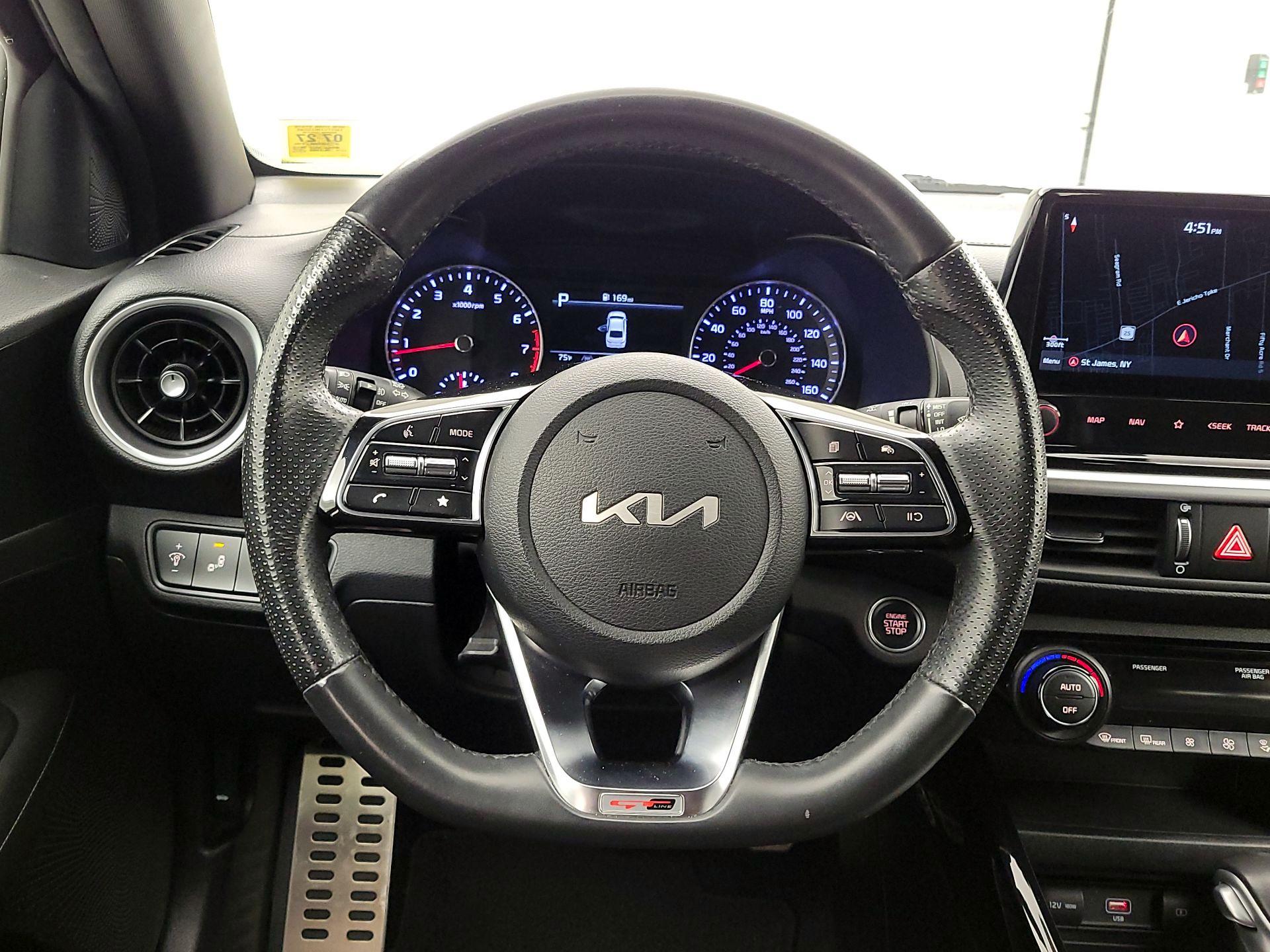 Thumbnail: 2022 Kia Forte - 10