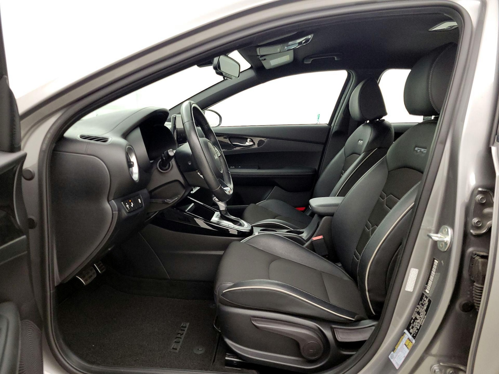 2022 Kia FORTE GT-Line - Photo 12