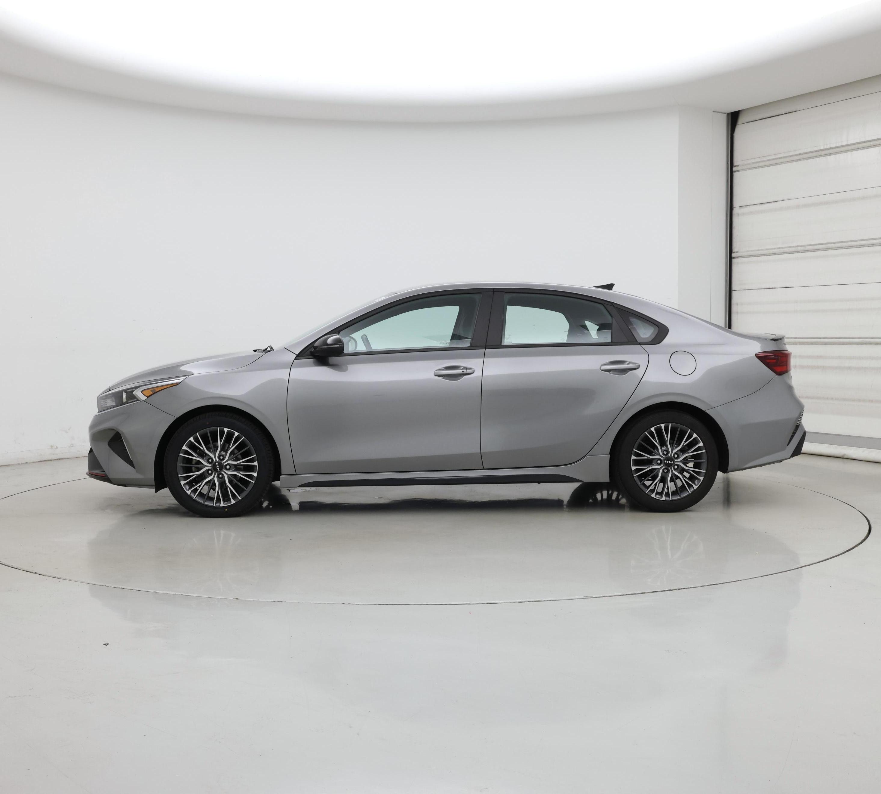 Thumbnail: 2022 Kia Forte - 3