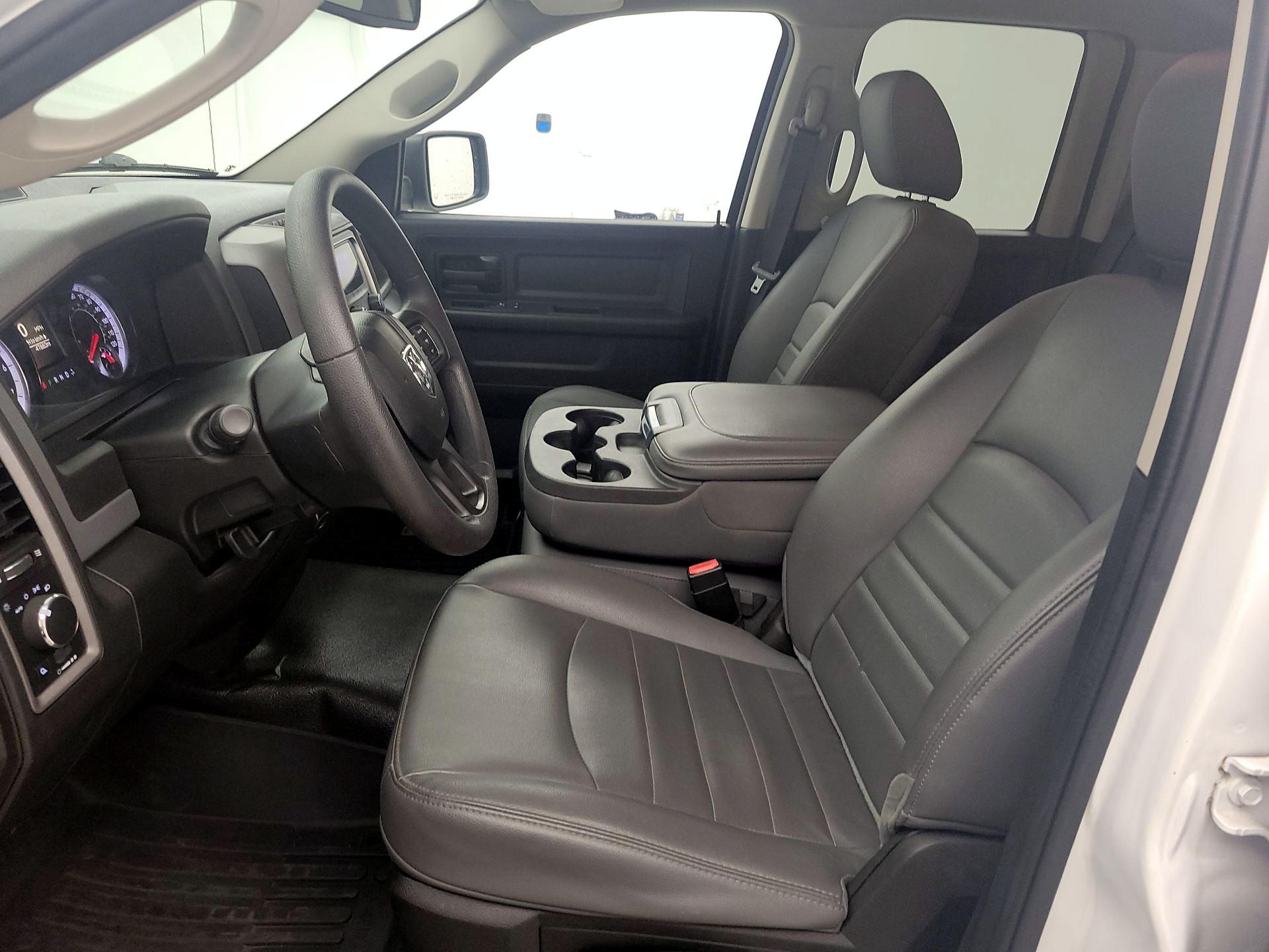 Thumbnail: 2019 RAM 1500 Classic - 11