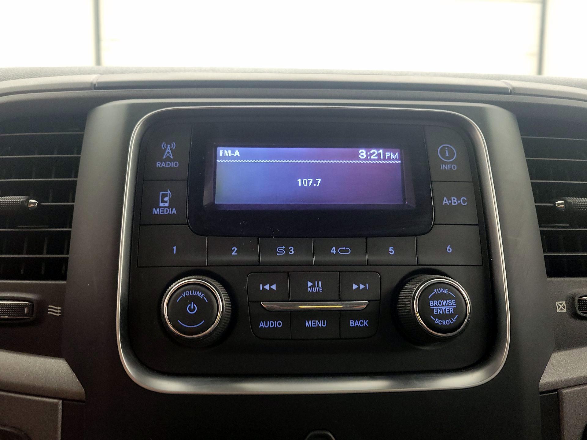 Thumbnail: 2019 RAM 1500 Classic - 15