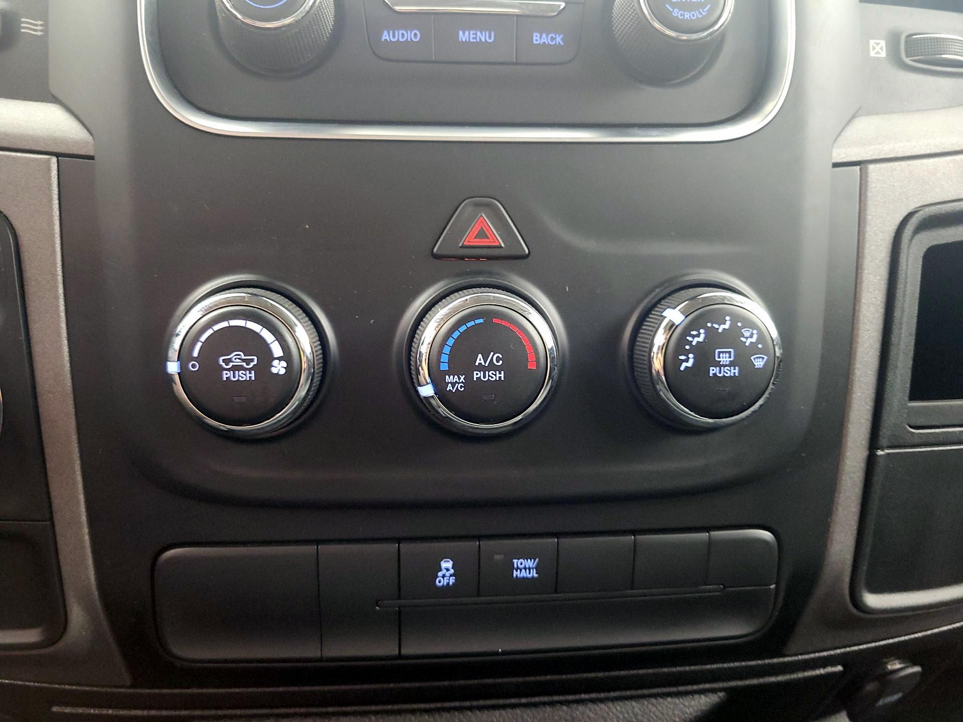 Thumbnail: 2019 RAM 1500 Classic - 16