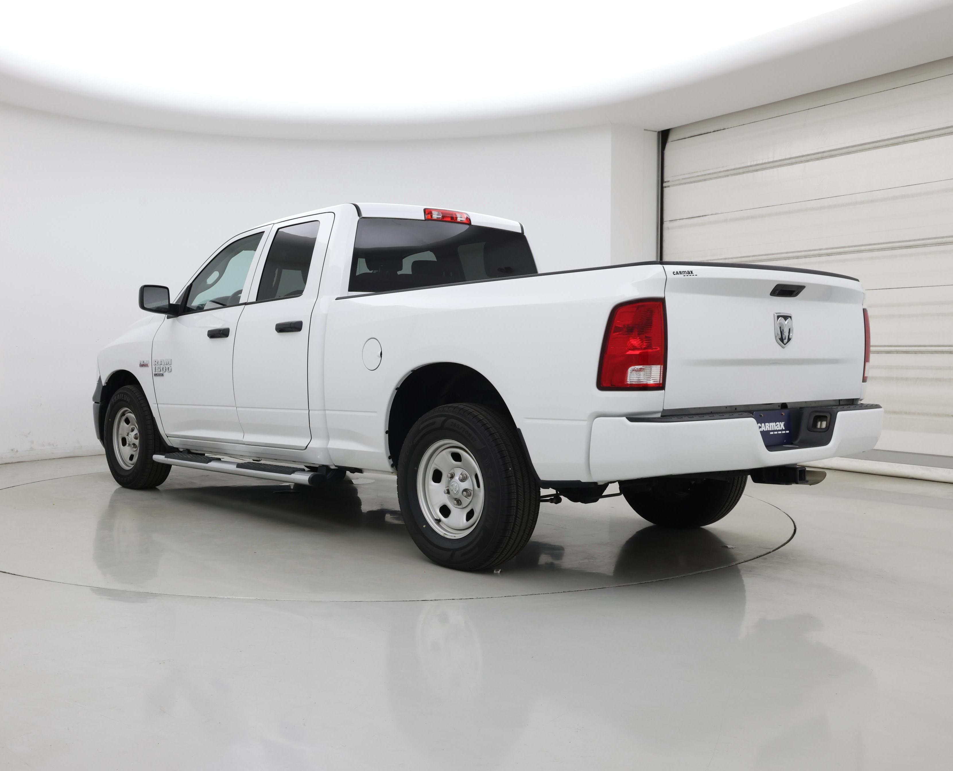 Thumbnail: 2019 RAM 1500 Classic - 2