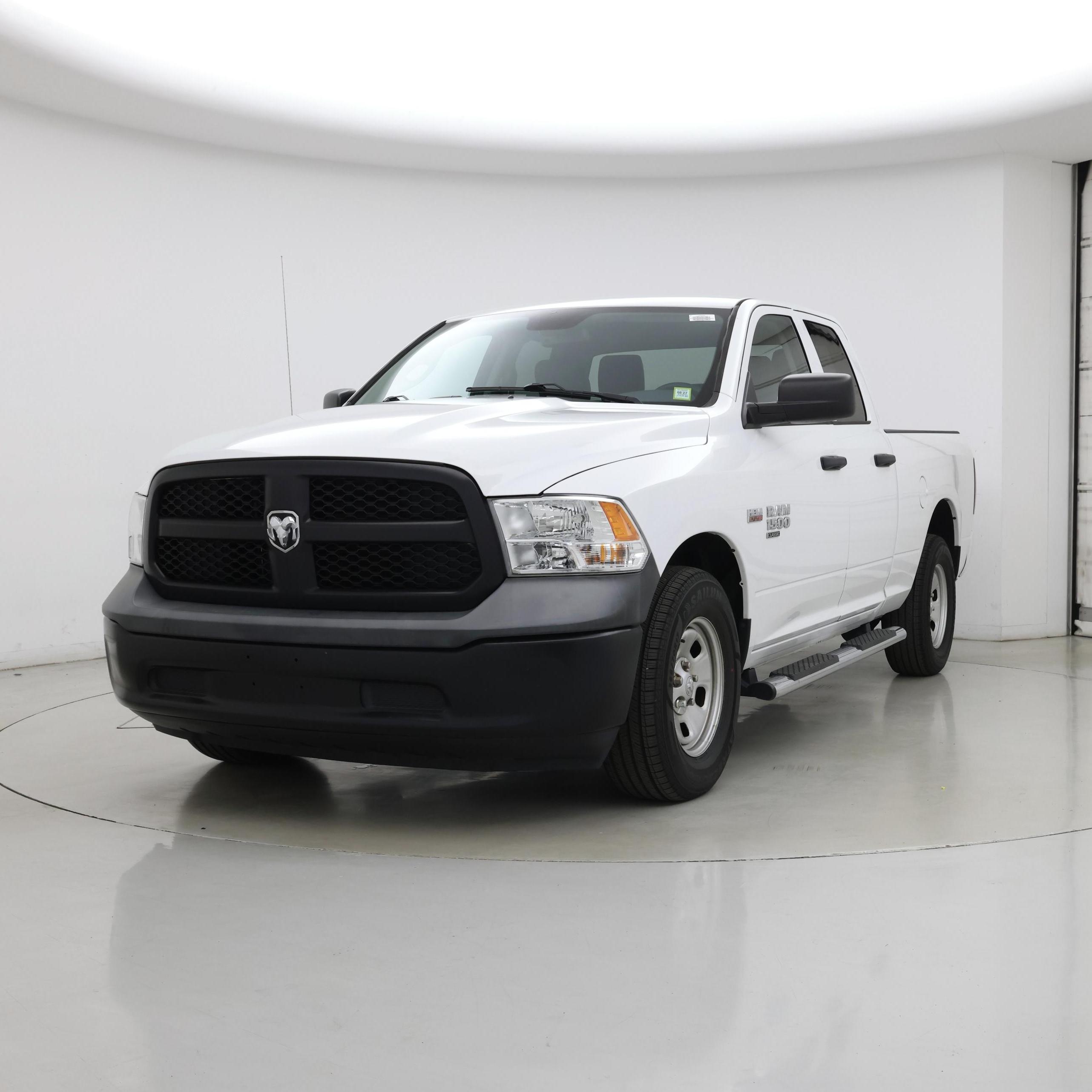 Thumbnail: 2019 RAM 1500 Classic - 4