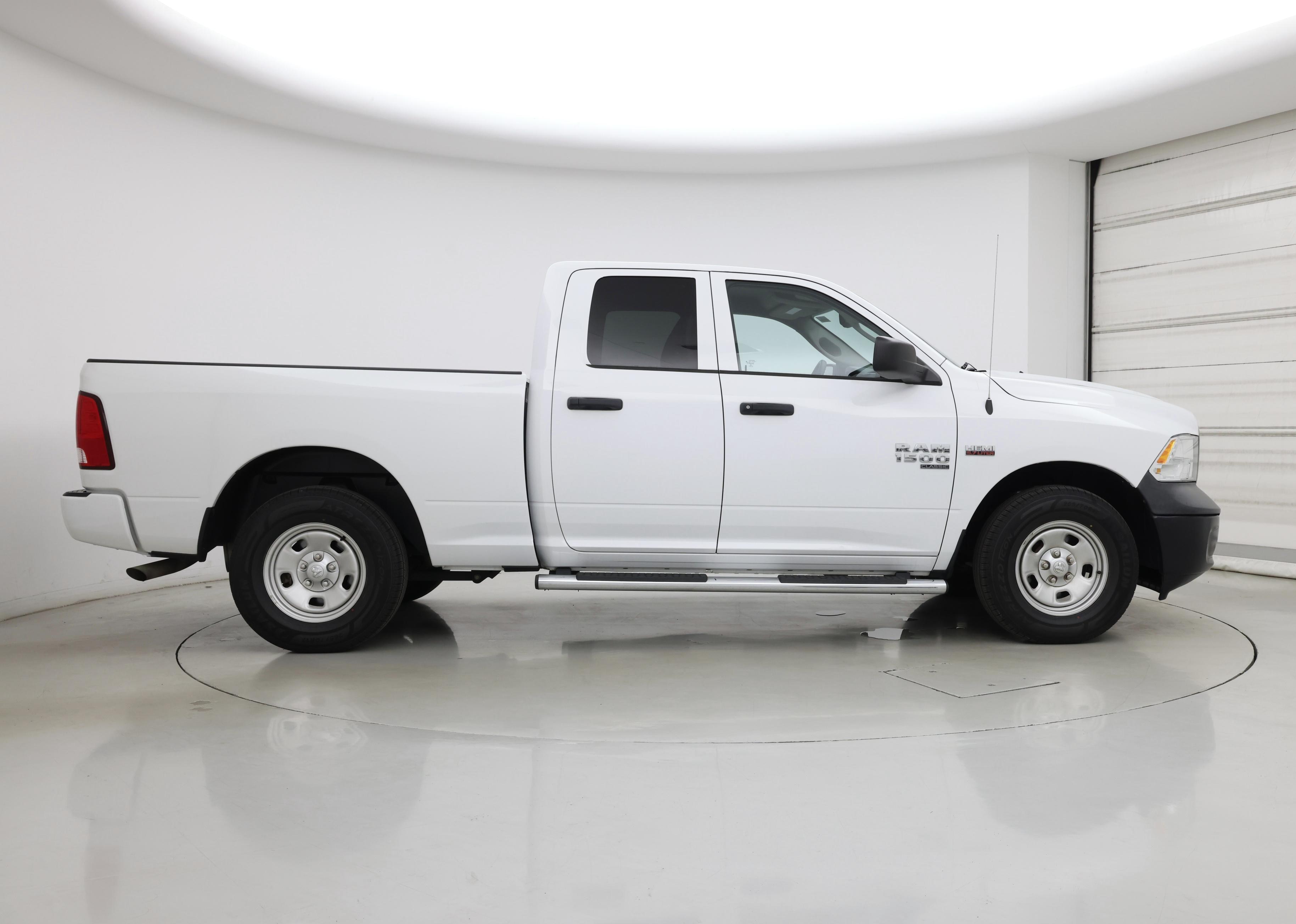 Thumbnail: 2019 RAM 1500 Classic - 7