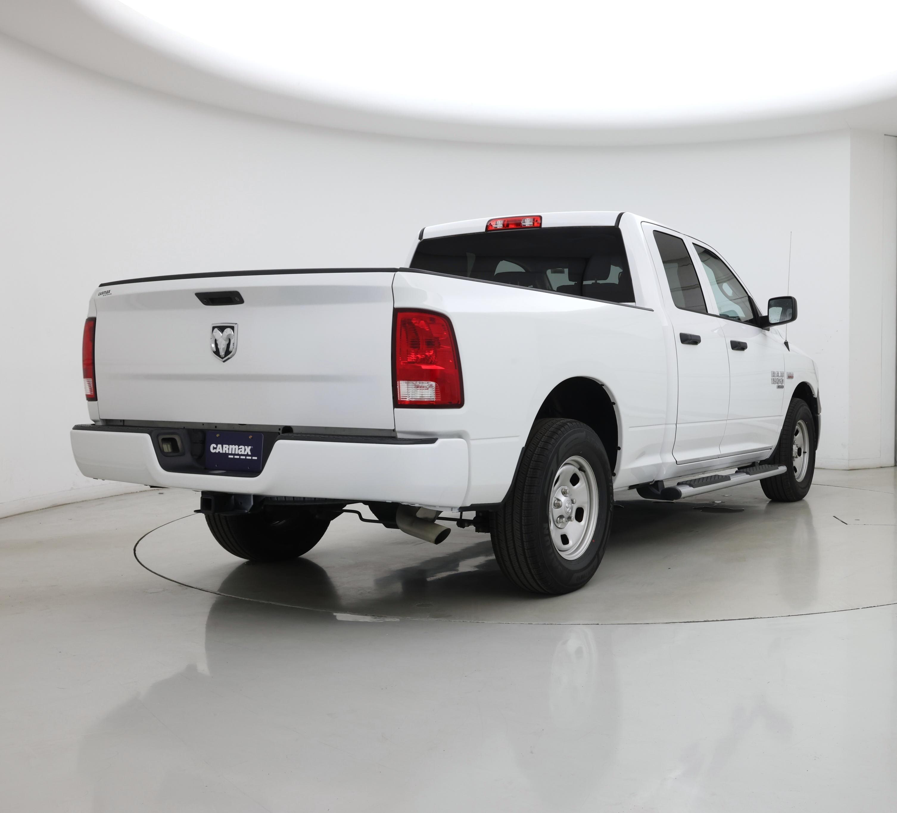 Thumbnail: 2019 RAM 1500 Classic - 8